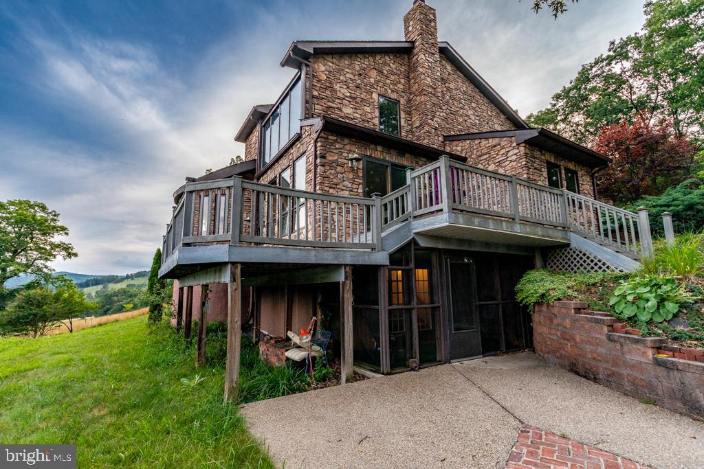 NONE UNRESTRICTED - Residential