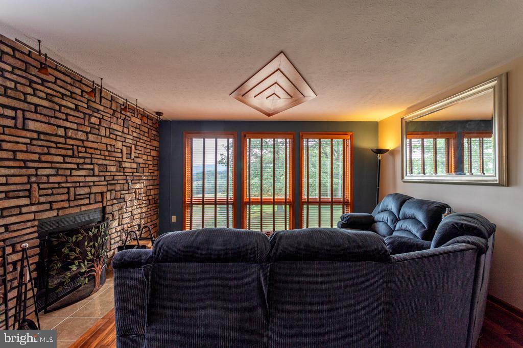 NONE UNRESTRICTED - Residential