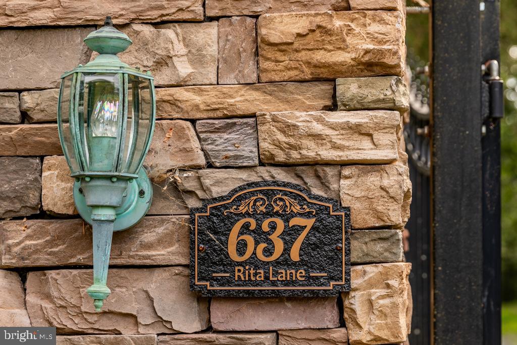 NONE UNRESTRICTED - Residential