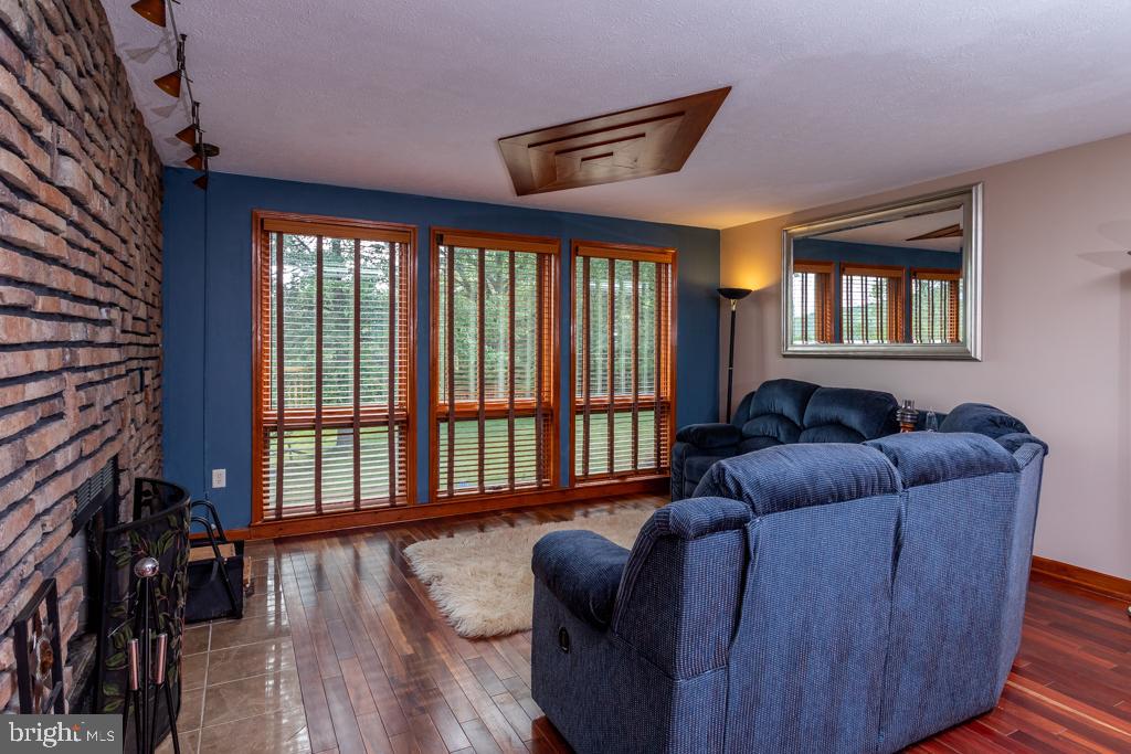 NONE UNRESTRICTED - Residential