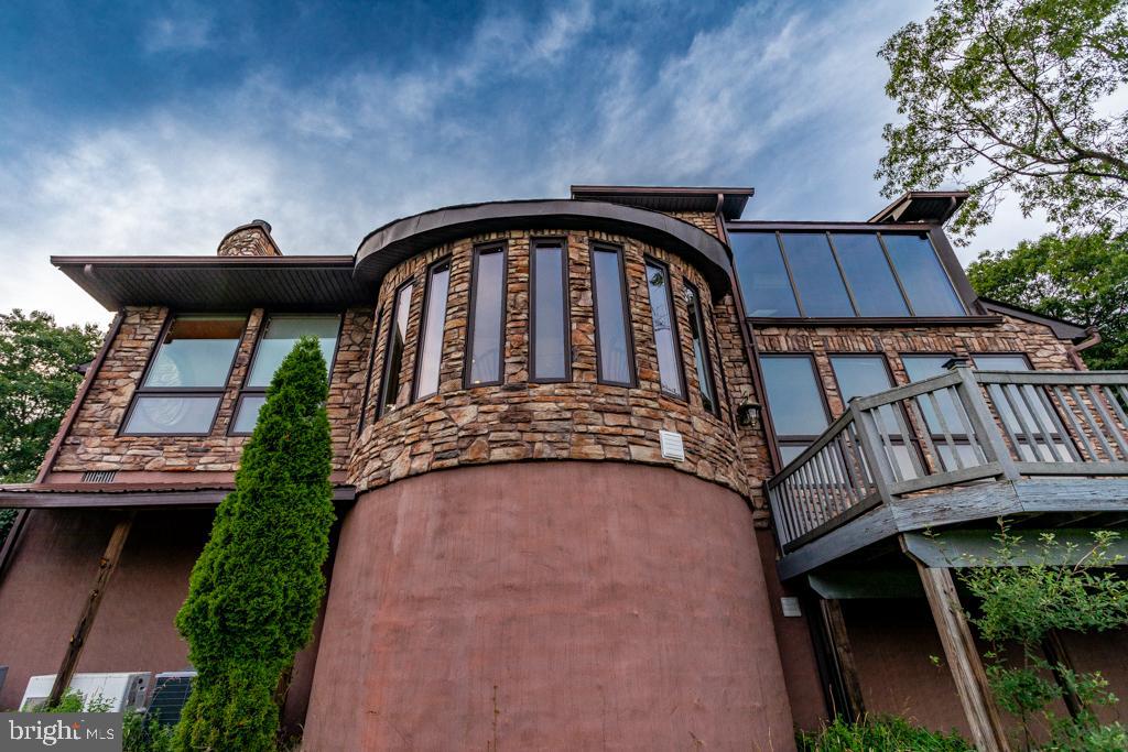 NONE UNRESTRICTED - Residential