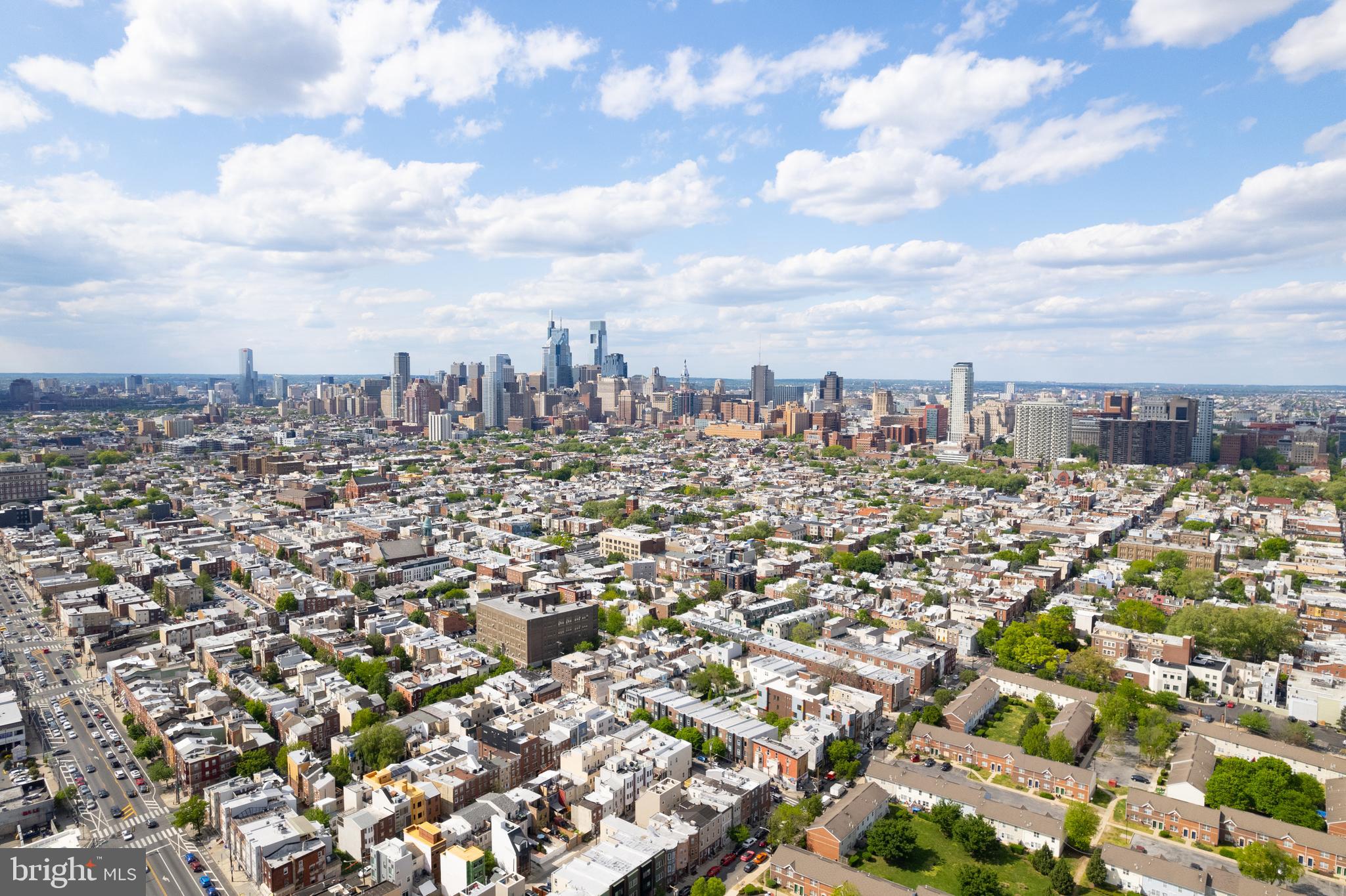 QUEEN VILLAGE - Residential