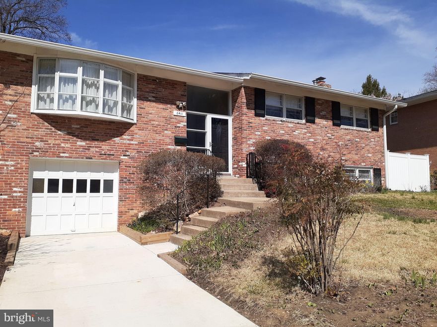 Move in ready....

Nice neutral palette, very spacious home in the desirable Wyngate community,  a location convenient to everything incl.  but not limited to 270, 495, 355, ICC, DC, NIH, Walter Reed and shopping/restaurant/dining choices. Hardwood floors on the upper level, tile floor in beautiful eat in kitchen, granite counter space, newer lights, LL family room w/gas fireplace,   & 1 car garage.  Sidewalks and mature landscaping too. Driveway is new in 2024.  Primary BR is en-suite.   Home was tested Lead FREE in 2015. Please, no pets permitted.