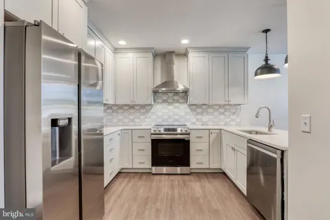 210 E Boscawen St Unit 203, Winchester, VA MLS: VAWI2007216