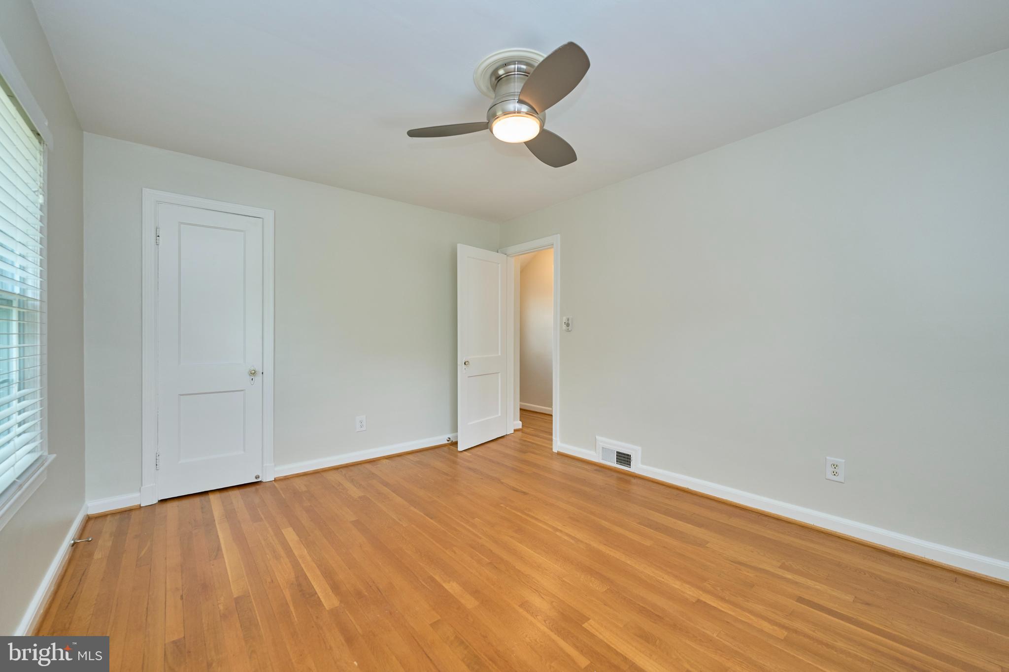 GLEBE MANOR - Residential Lease