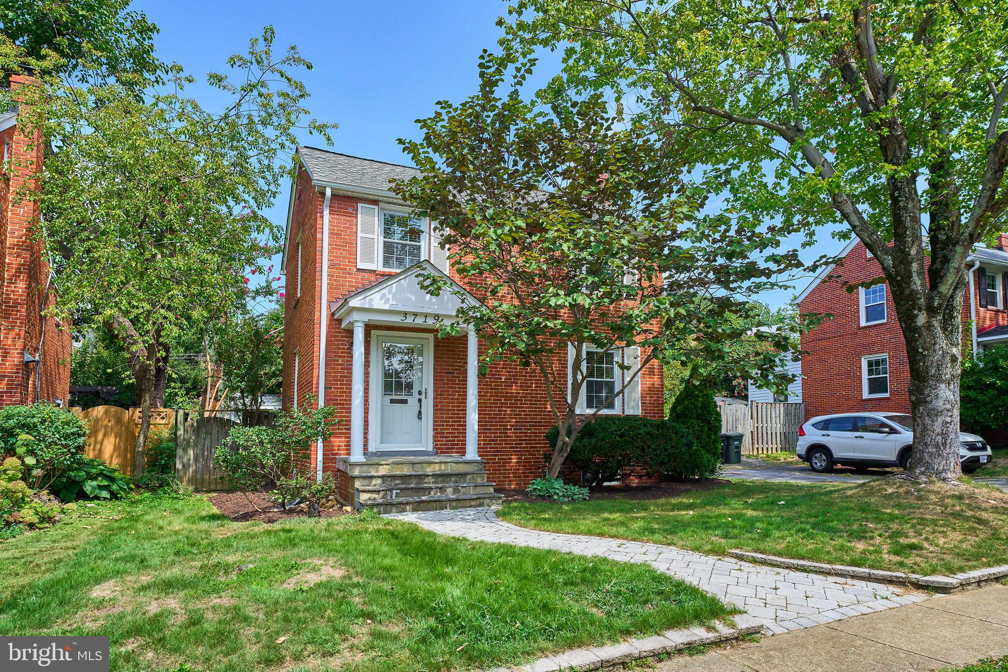 GLEBE MANOR - Residential Lease