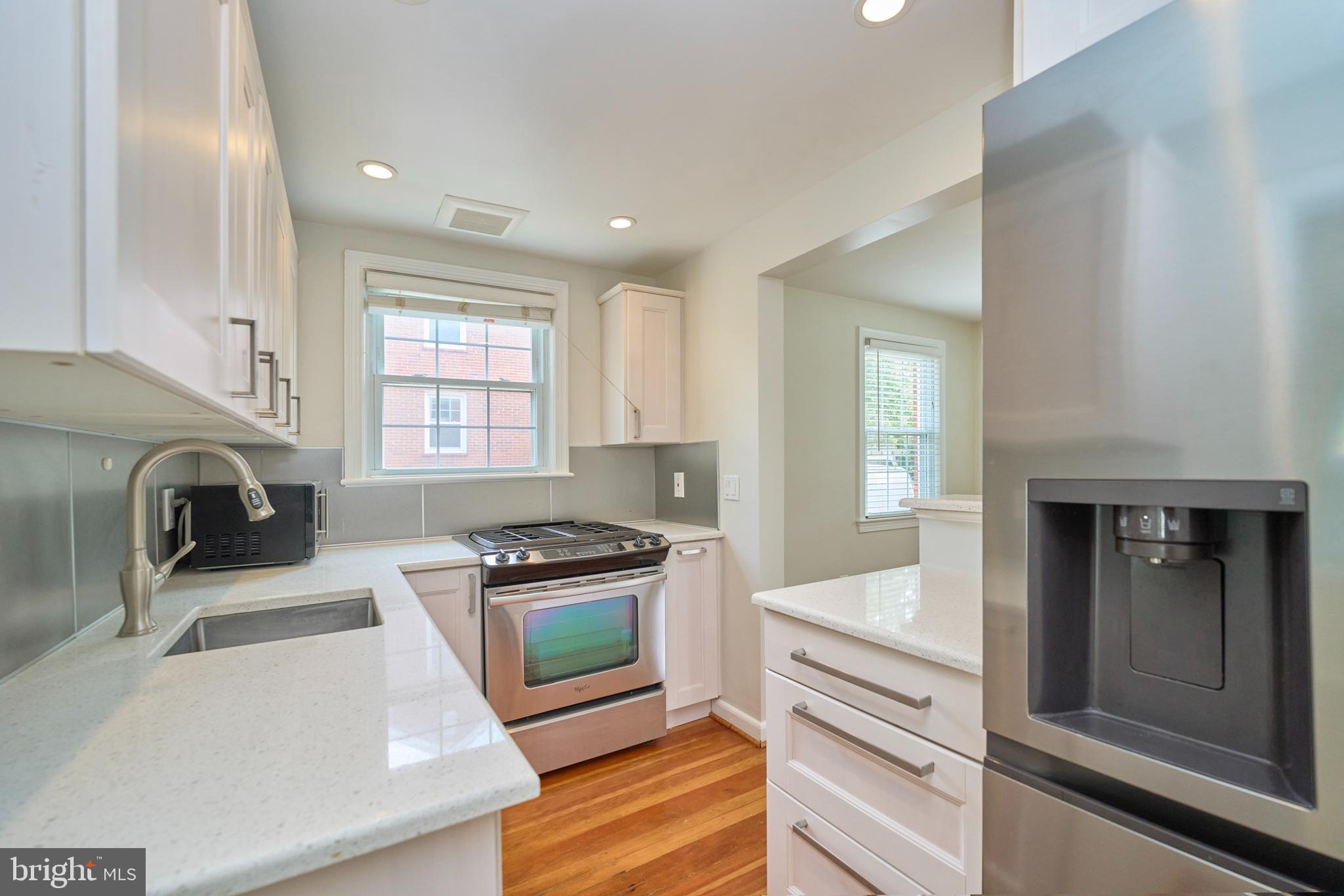 GLEBE MANOR - Residential Lease