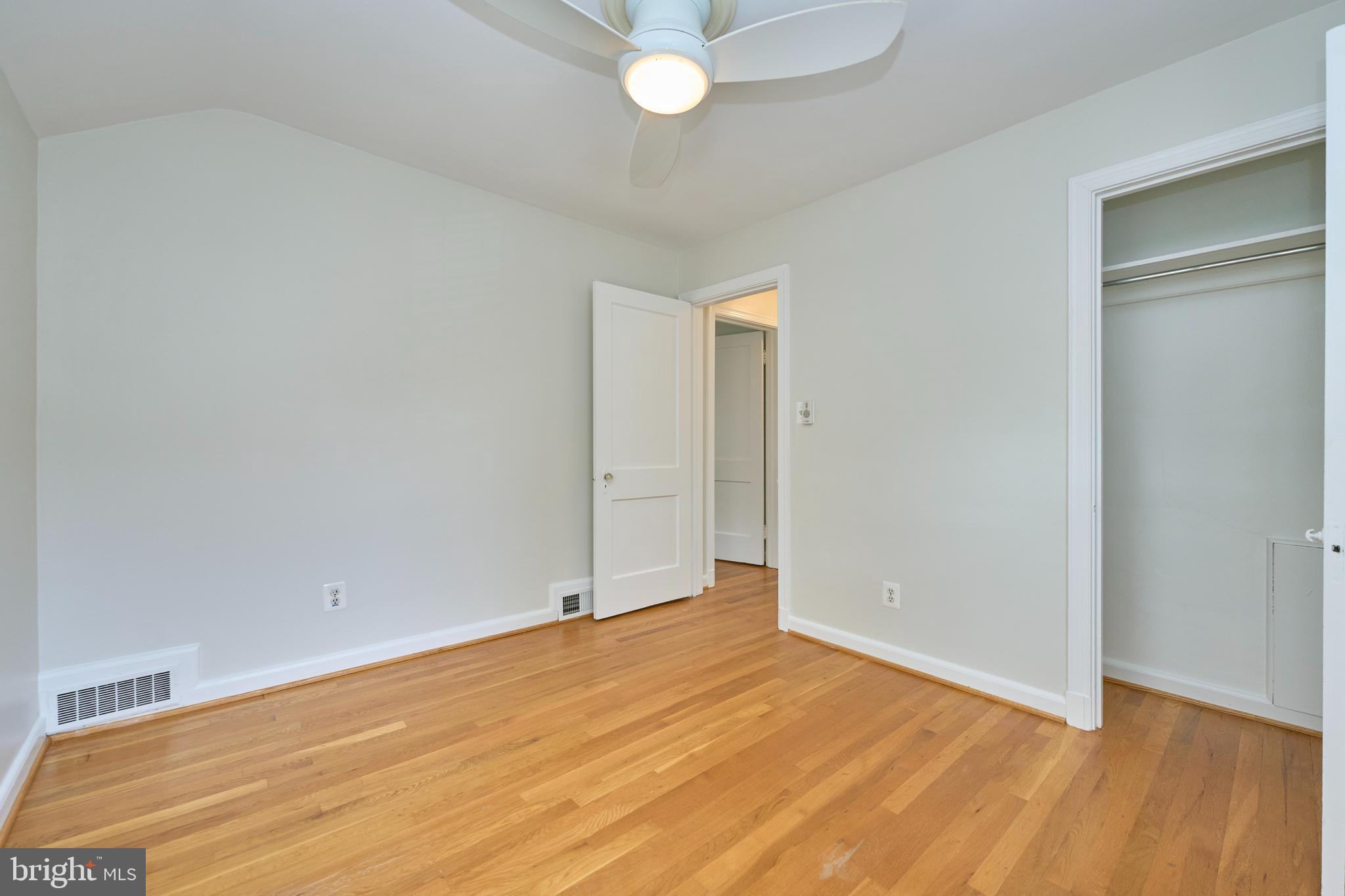 GLEBE MANOR - Residential Lease