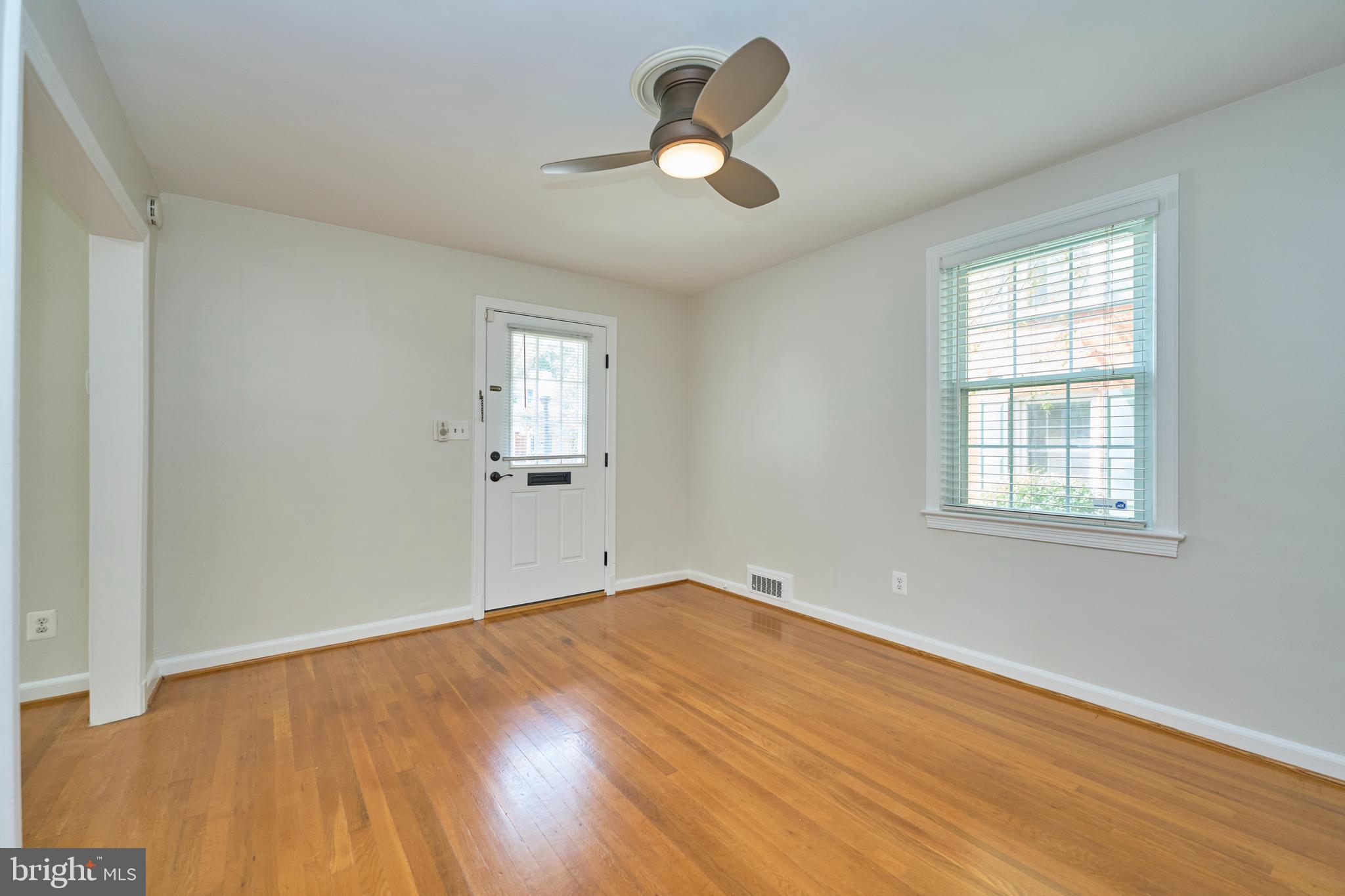 GLEBE MANOR - Residential Lease