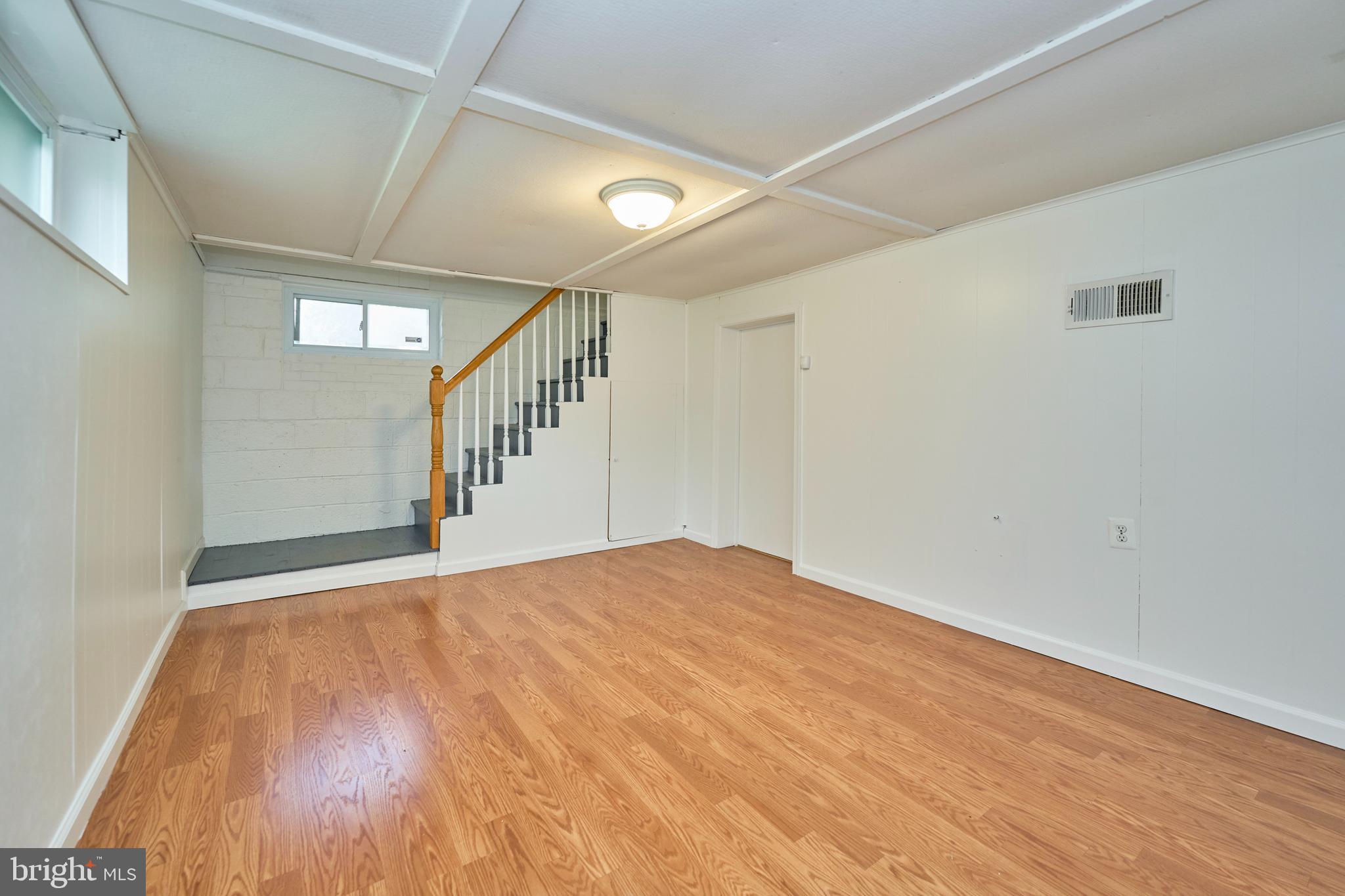 GLEBE MANOR - Residential Lease