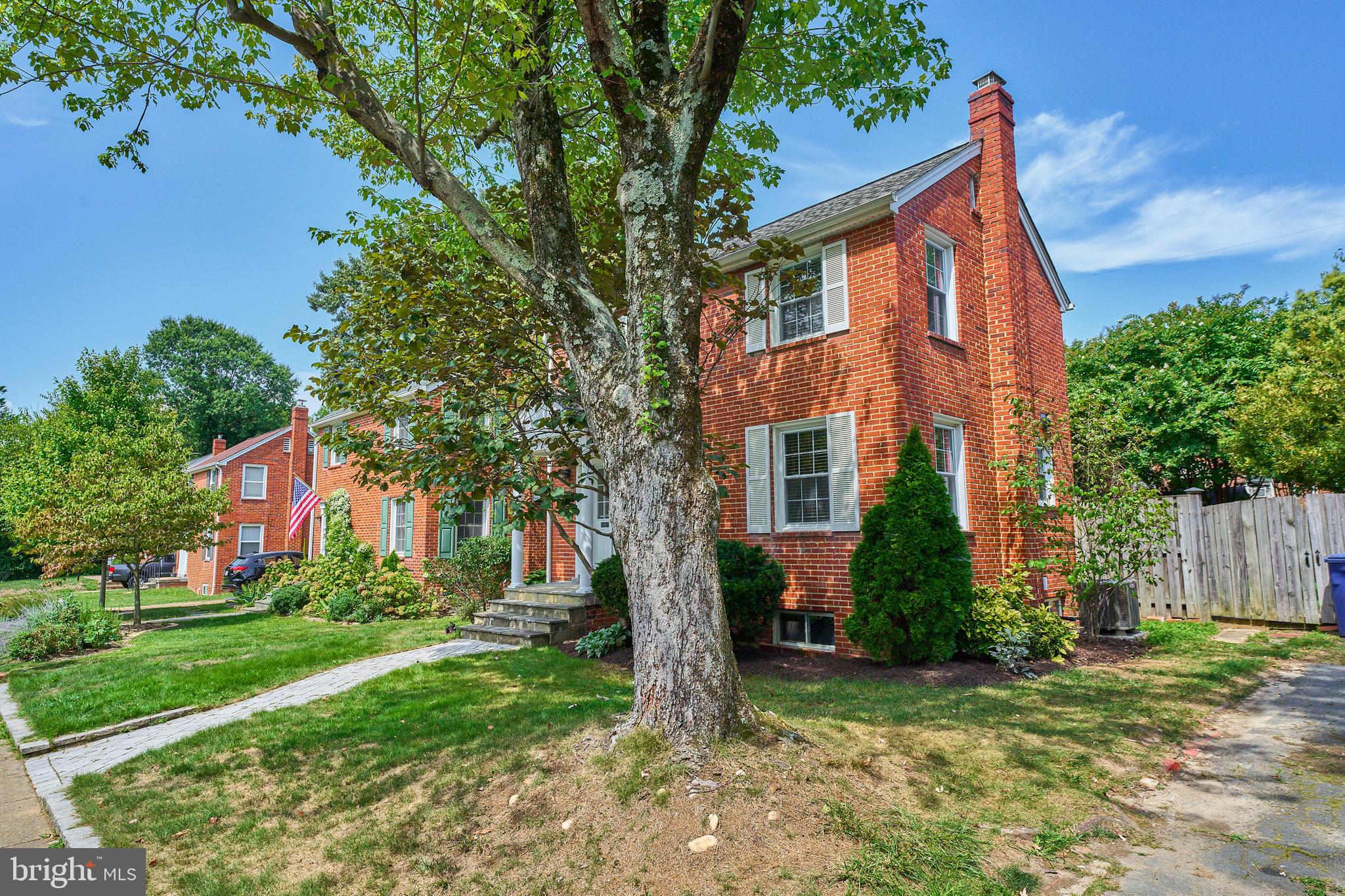 GLEBE MANOR - Residential Lease