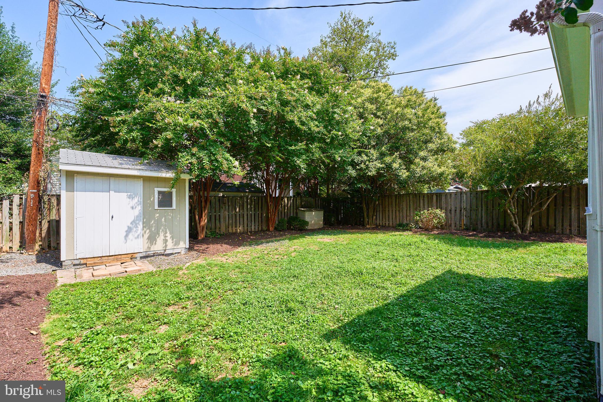 GLEBE MANOR - Residential Lease