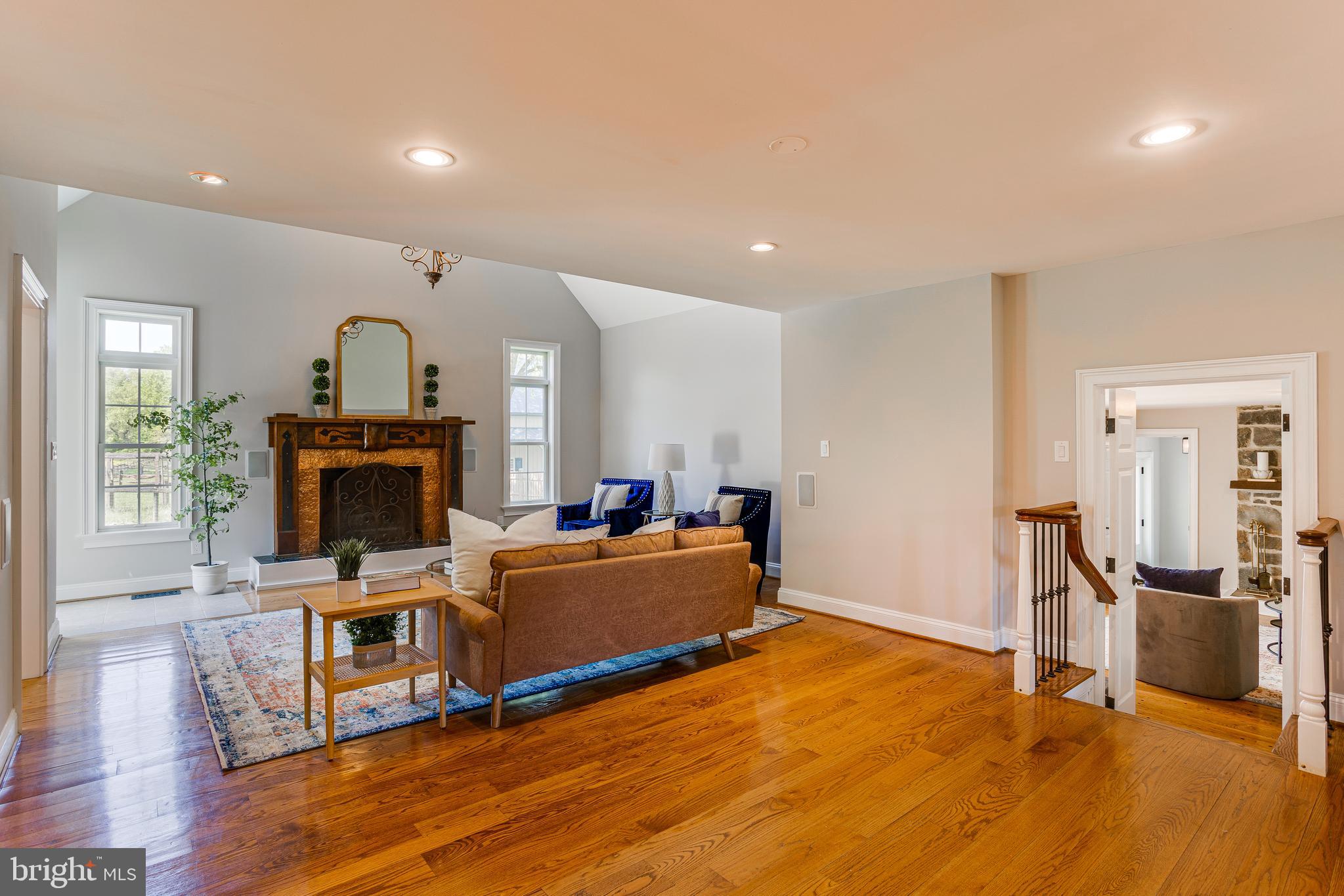 RADNOR HUNT - Residential