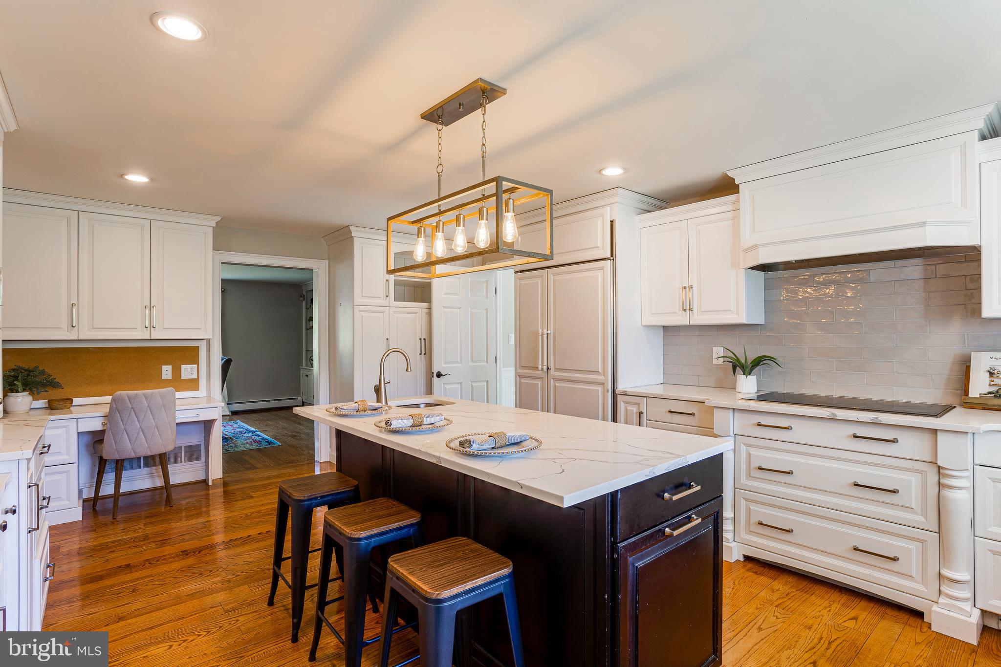 RADNOR HUNT - Residential