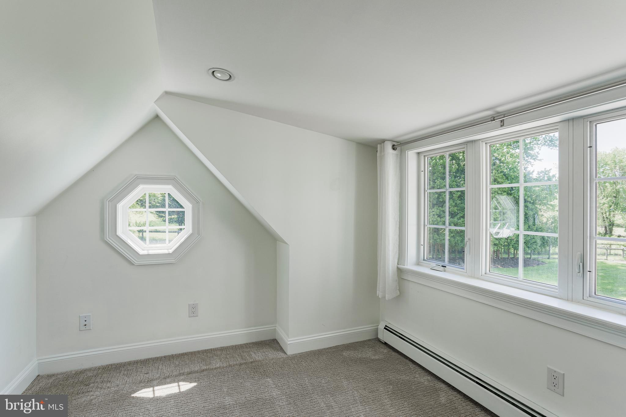 RADNOR HUNT - Residential