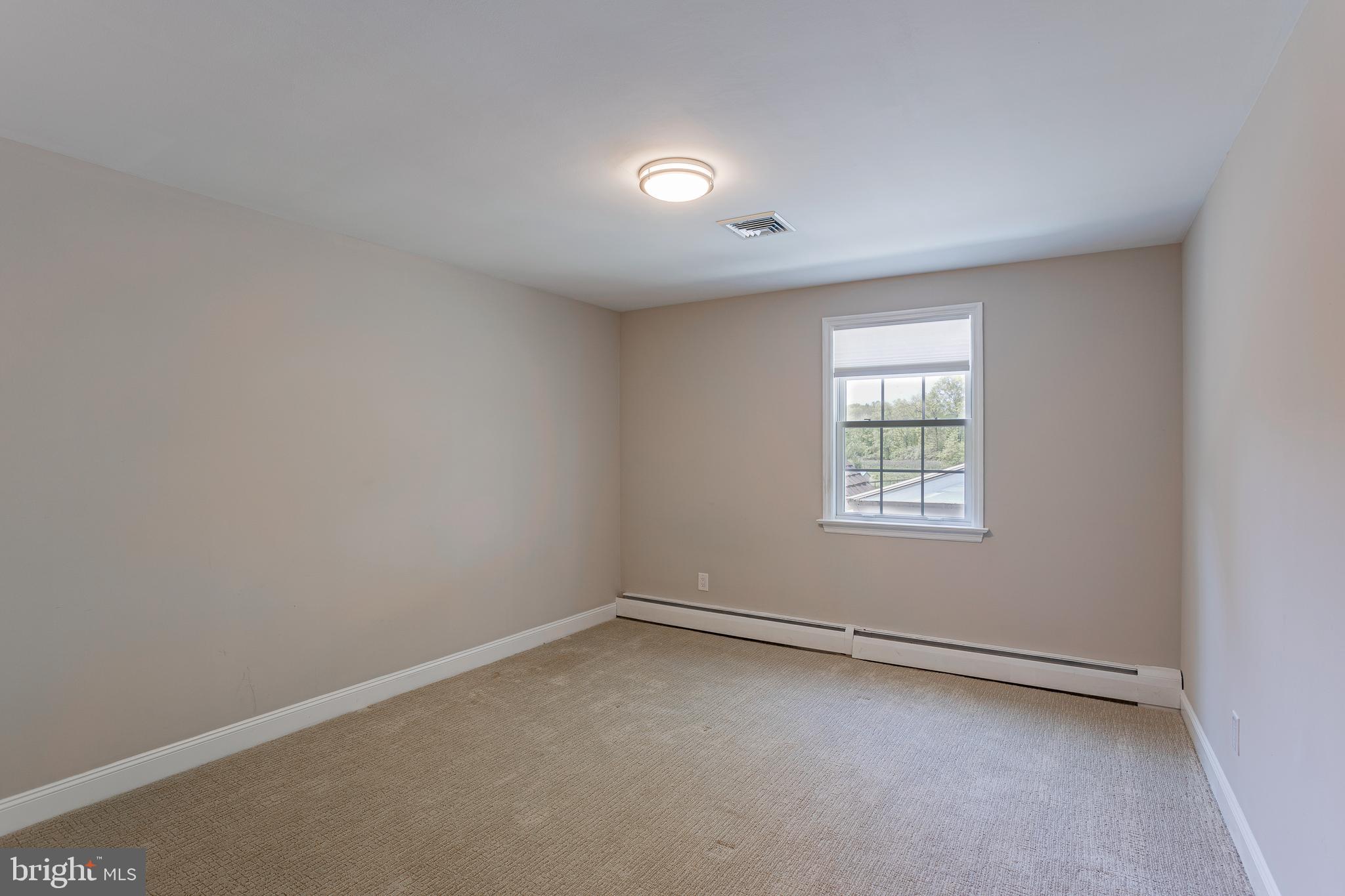 RADNOR HUNT - Residential