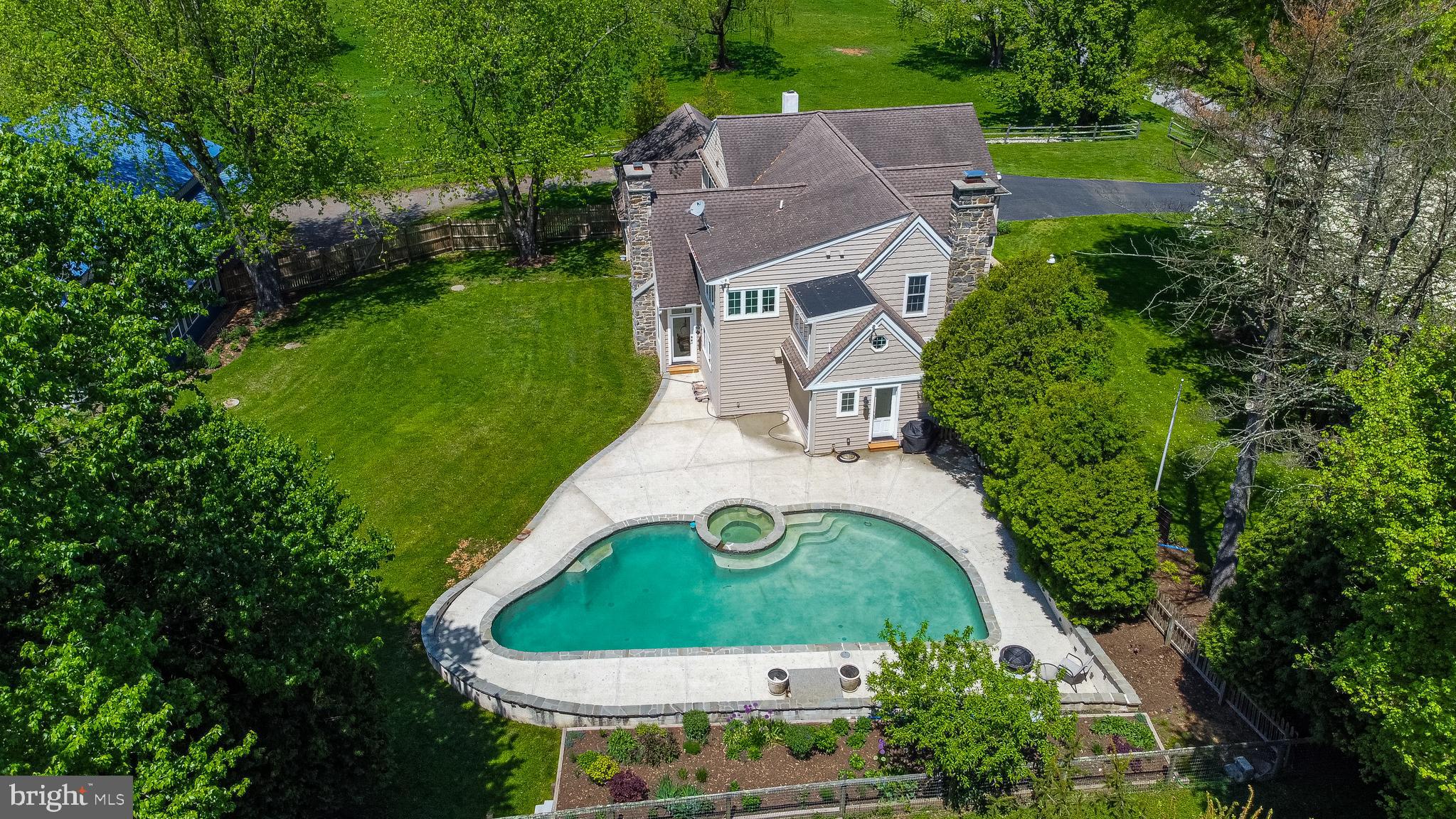 RADNOR HUNT - Residential