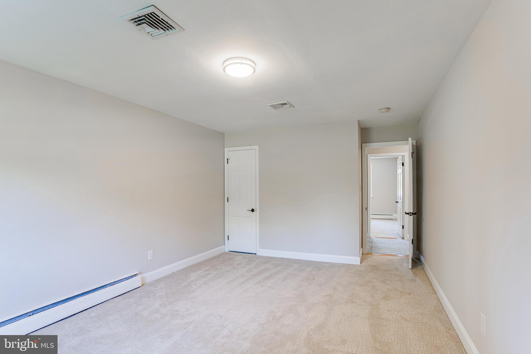 RADNOR HUNT - Residential