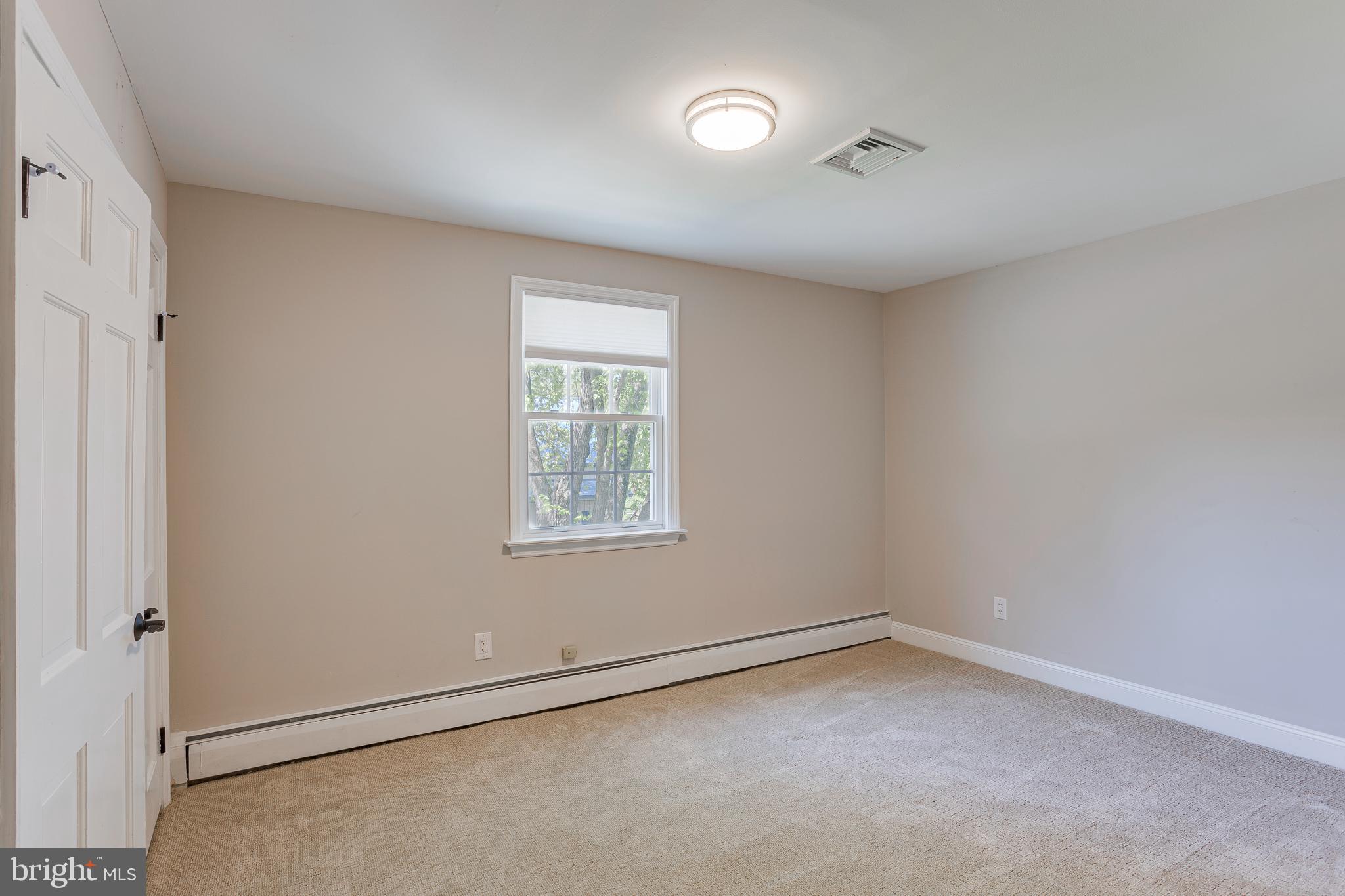 RADNOR HUNT - Residential