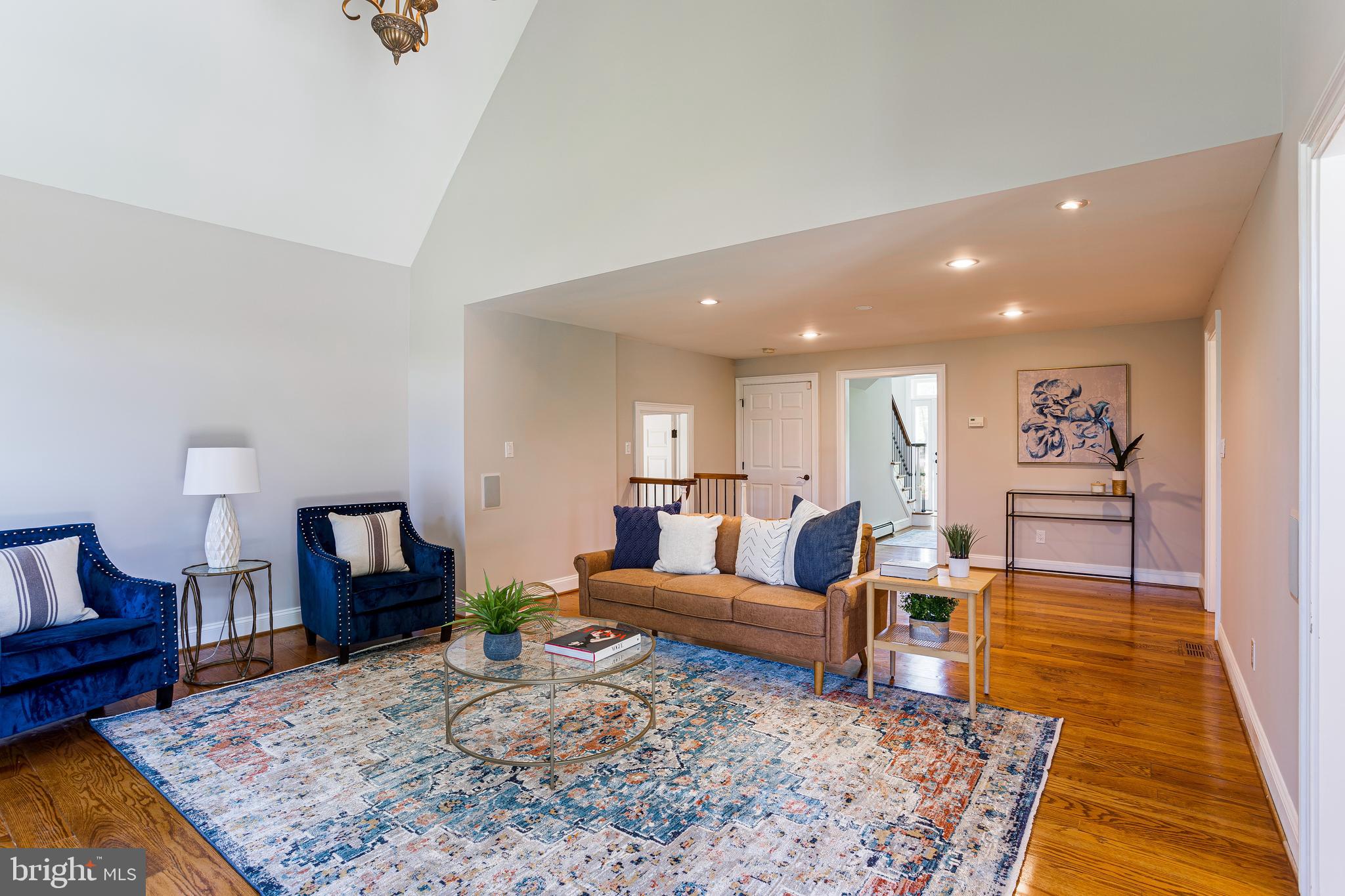 RADNOR HUNT - Residential