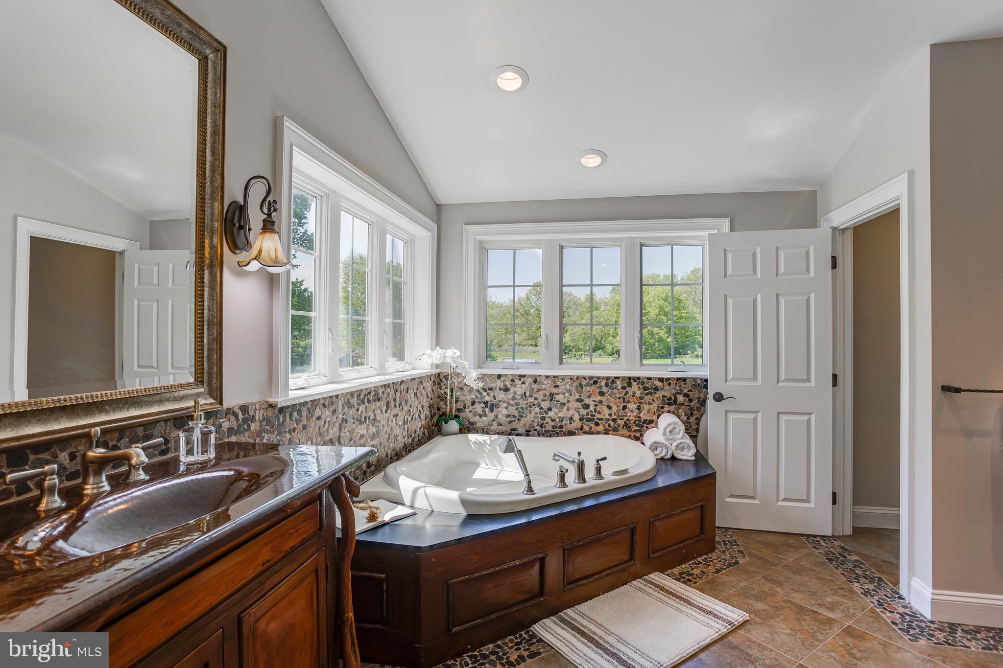 RADNOR HUNT - Residential