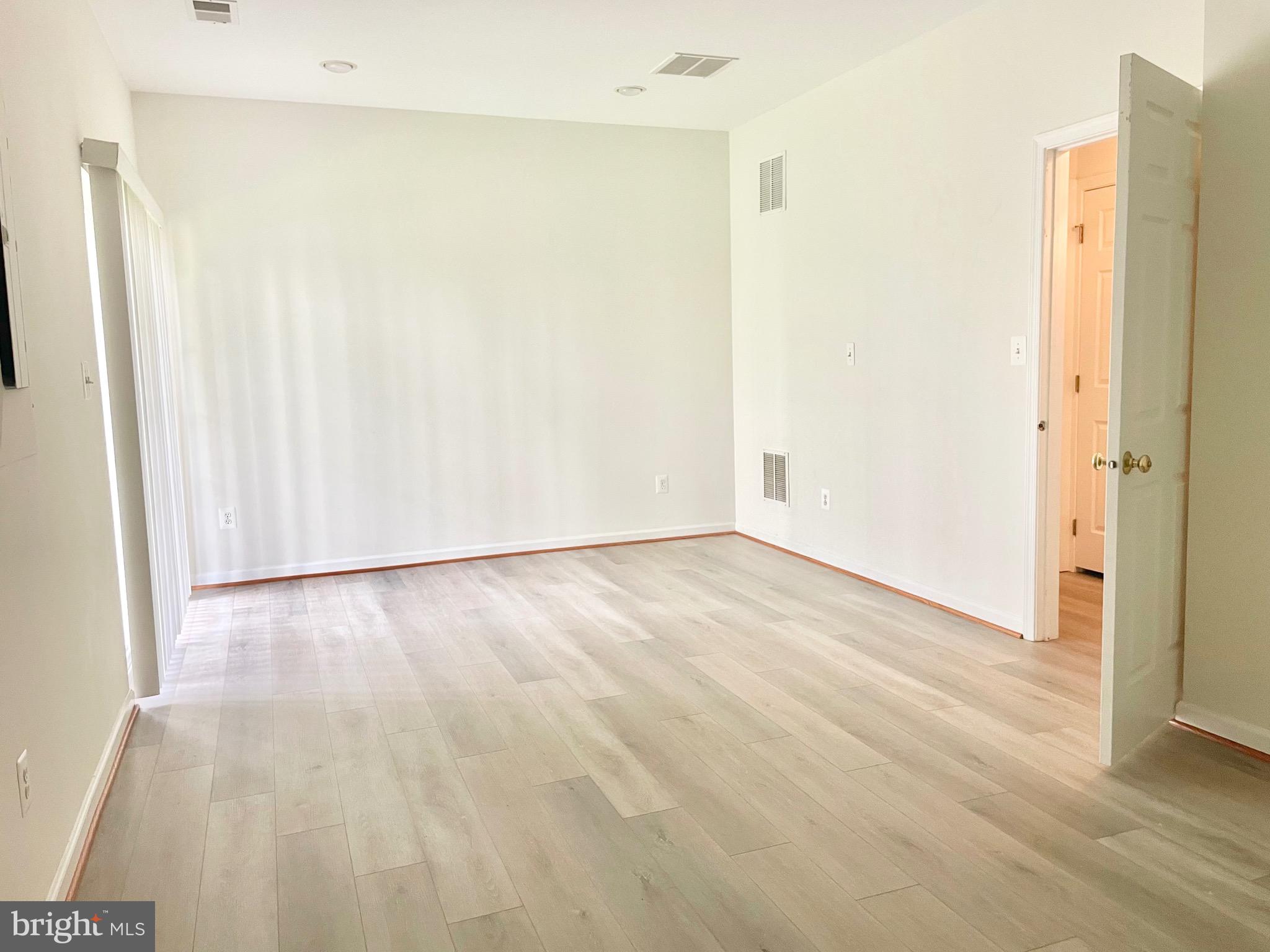 SOUTH RIDING - Residential Lease