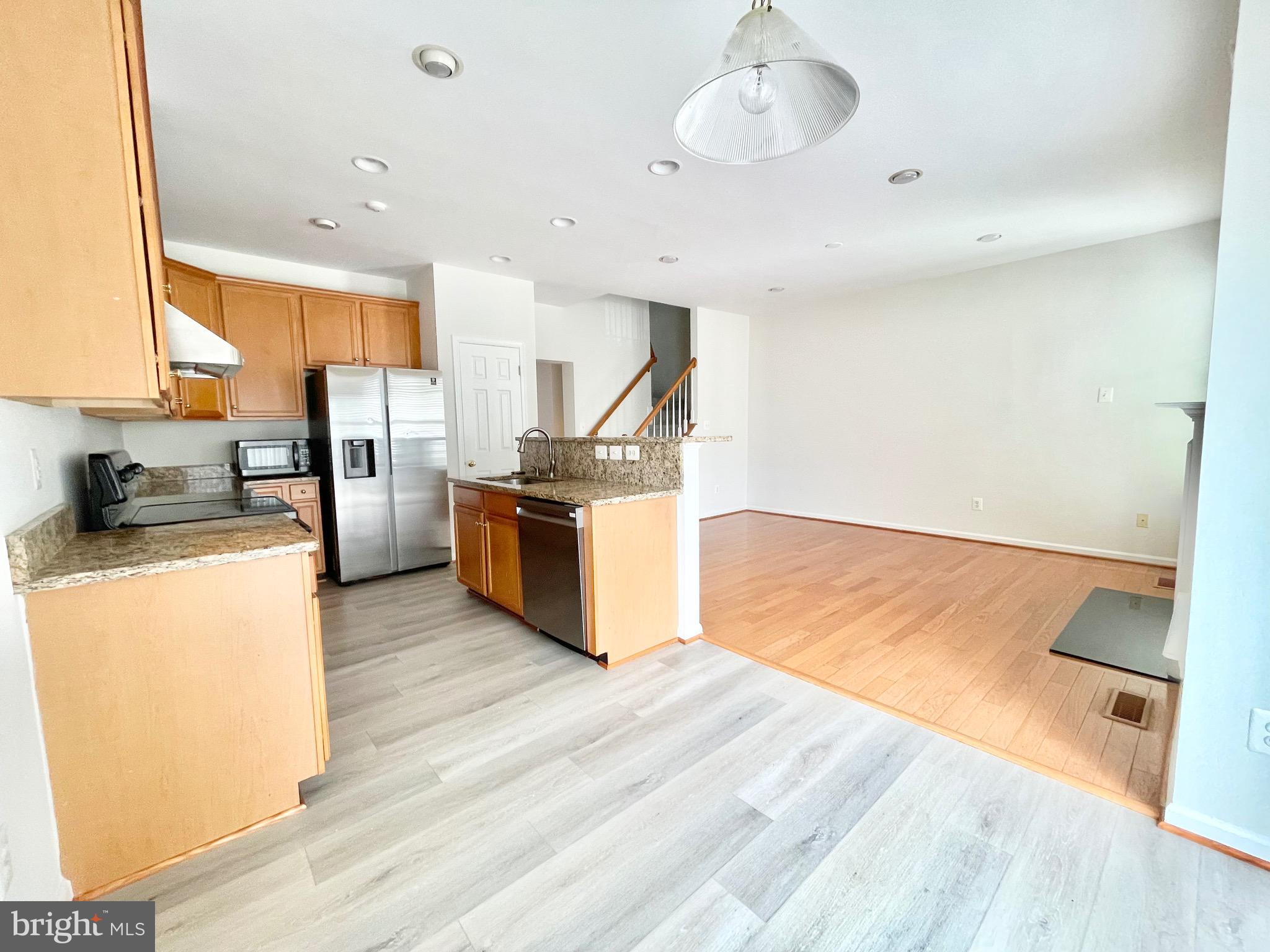 SOUTH RIDING - Residential Lease