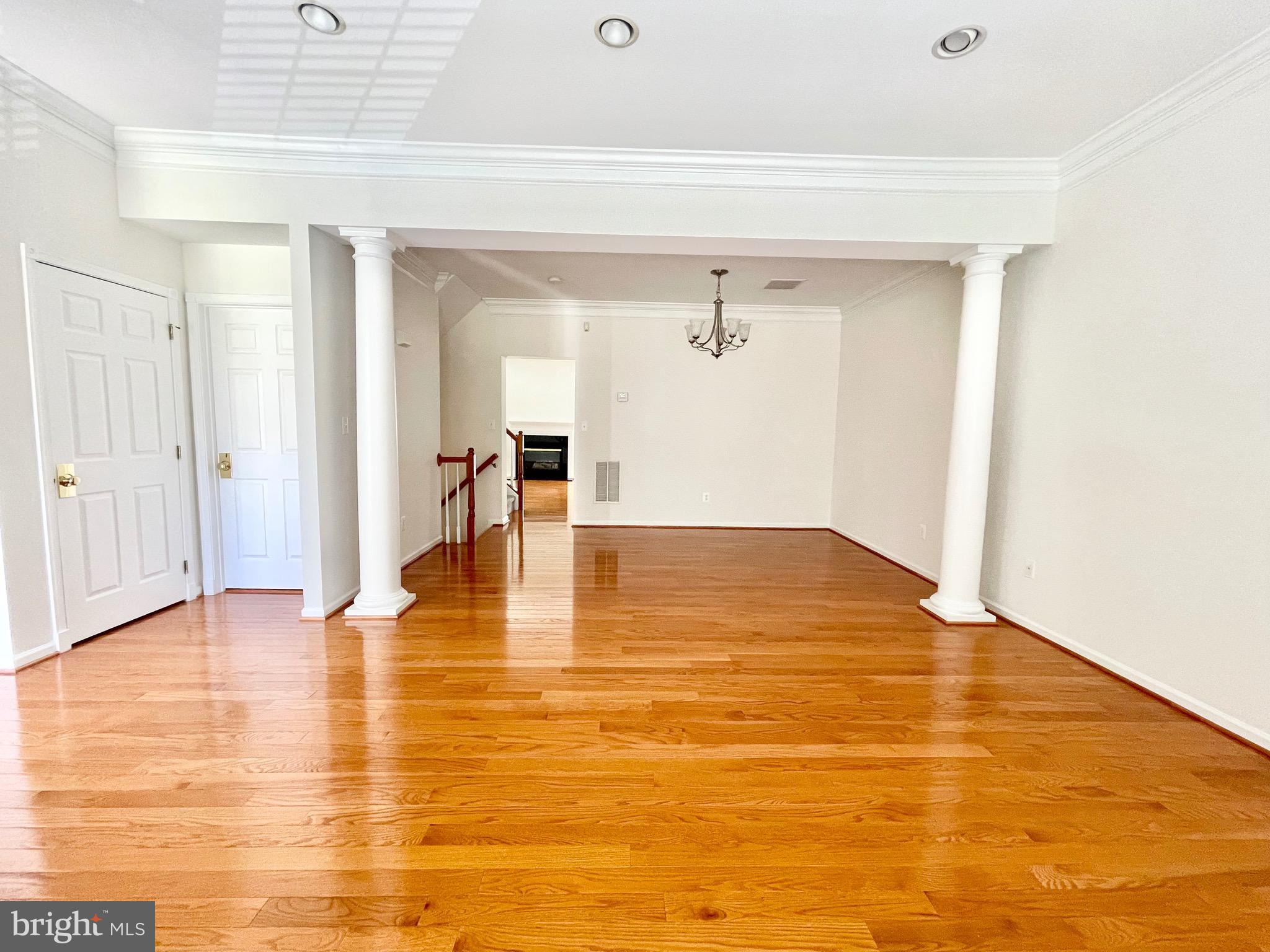 SOUTH RIDING - Residential Lease