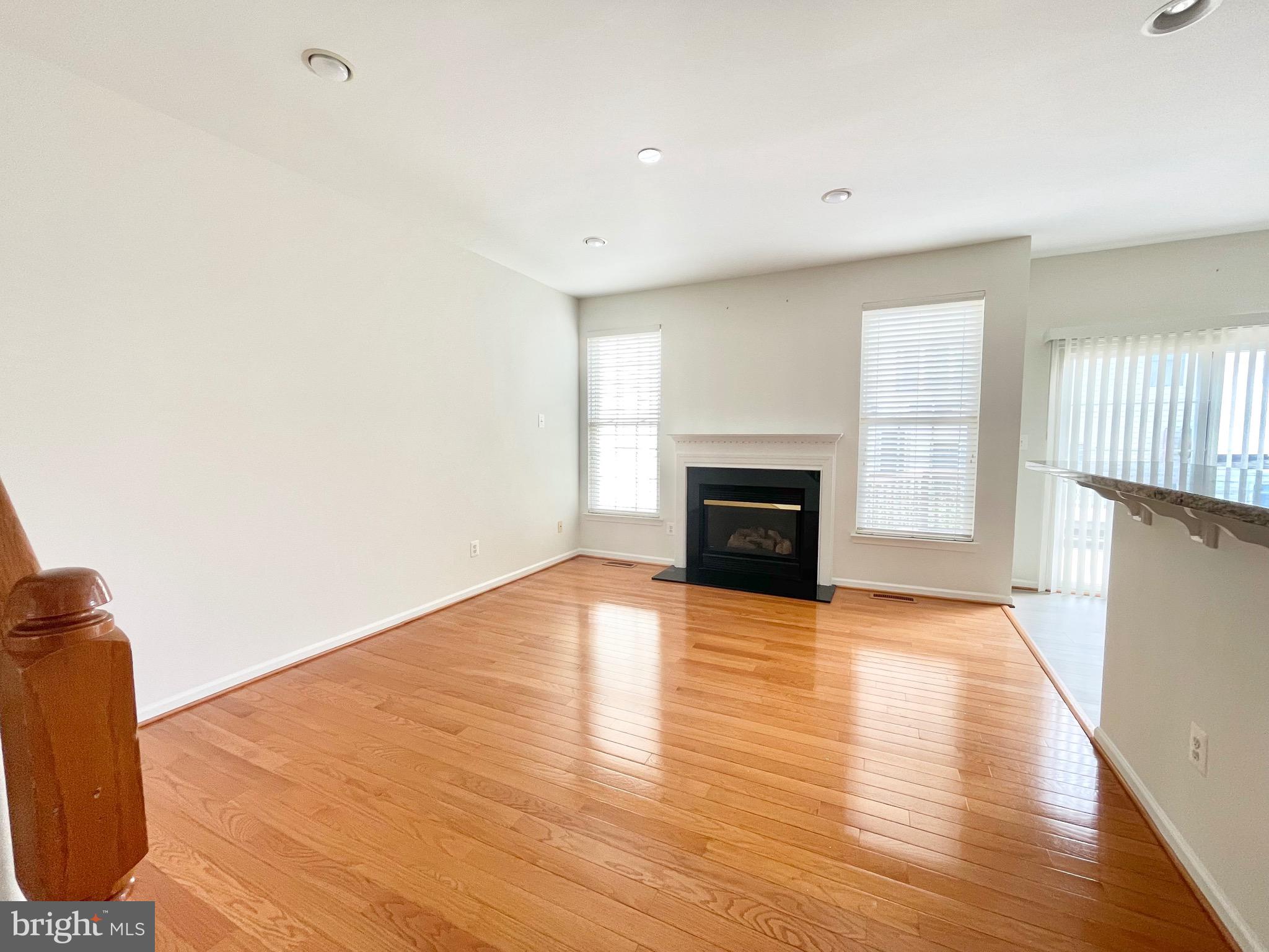 SOUTH RIDING - Residential Lease