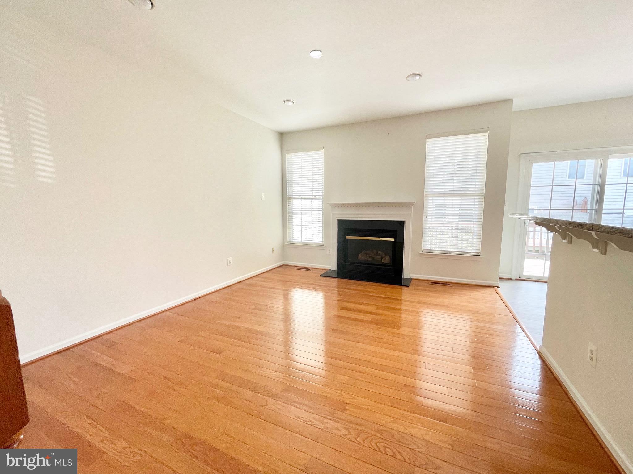 SOUTH RIDING - Residential Lease