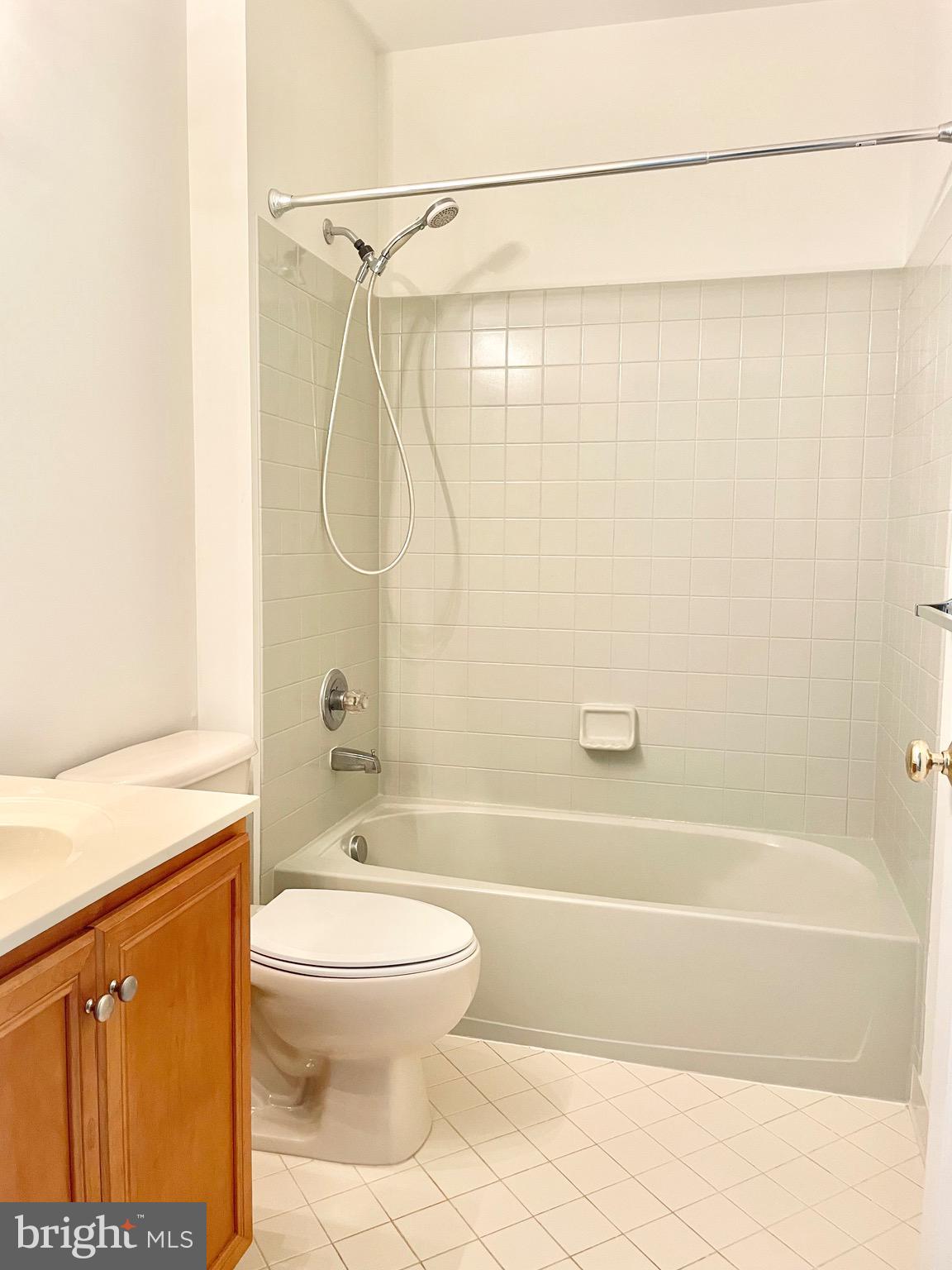 SOUTH RIDING - Residential Lease