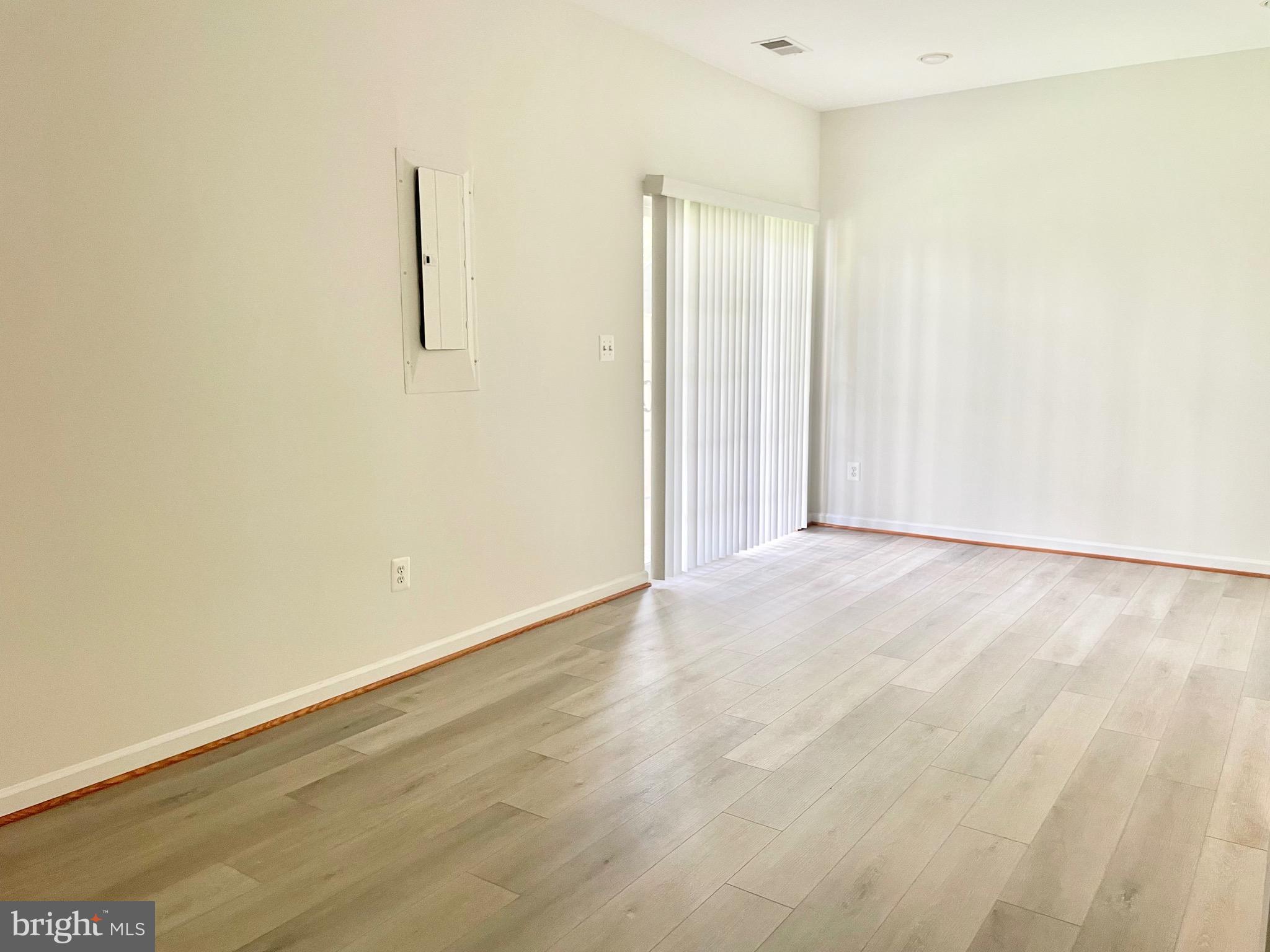 SOUTH RIDING - Residential Lease