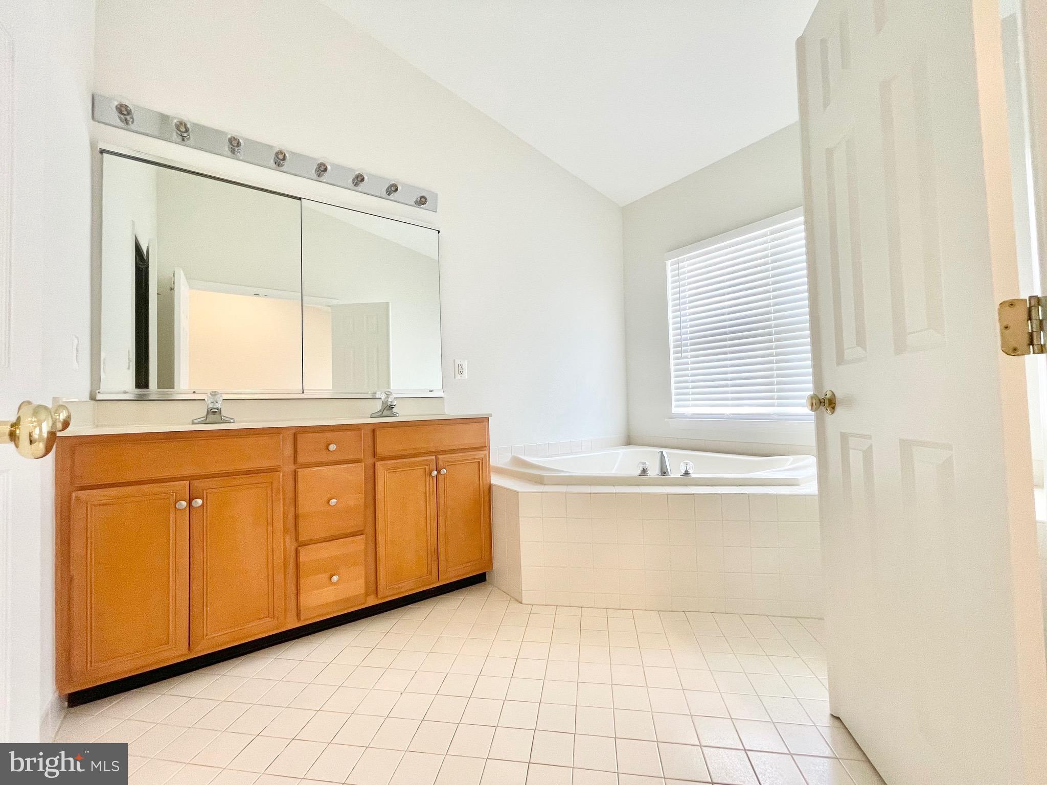 SOUTH RIDING - Residential Lease