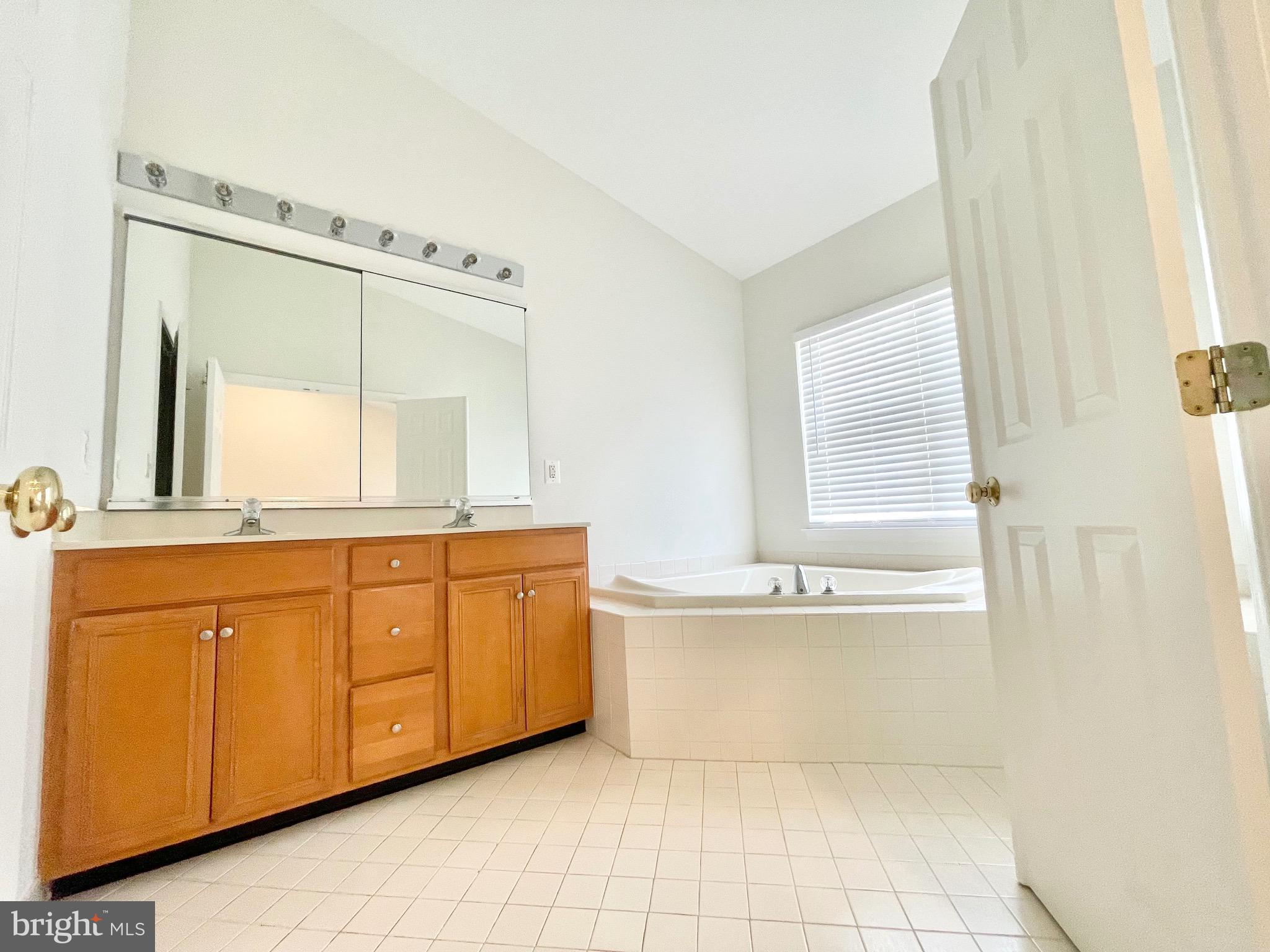 SOUTH RIDING - Residential Lease