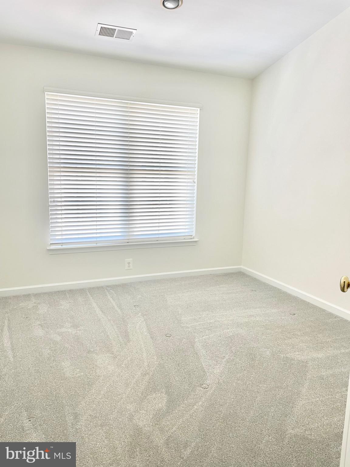 SOUTH RIDING - Residential Lease