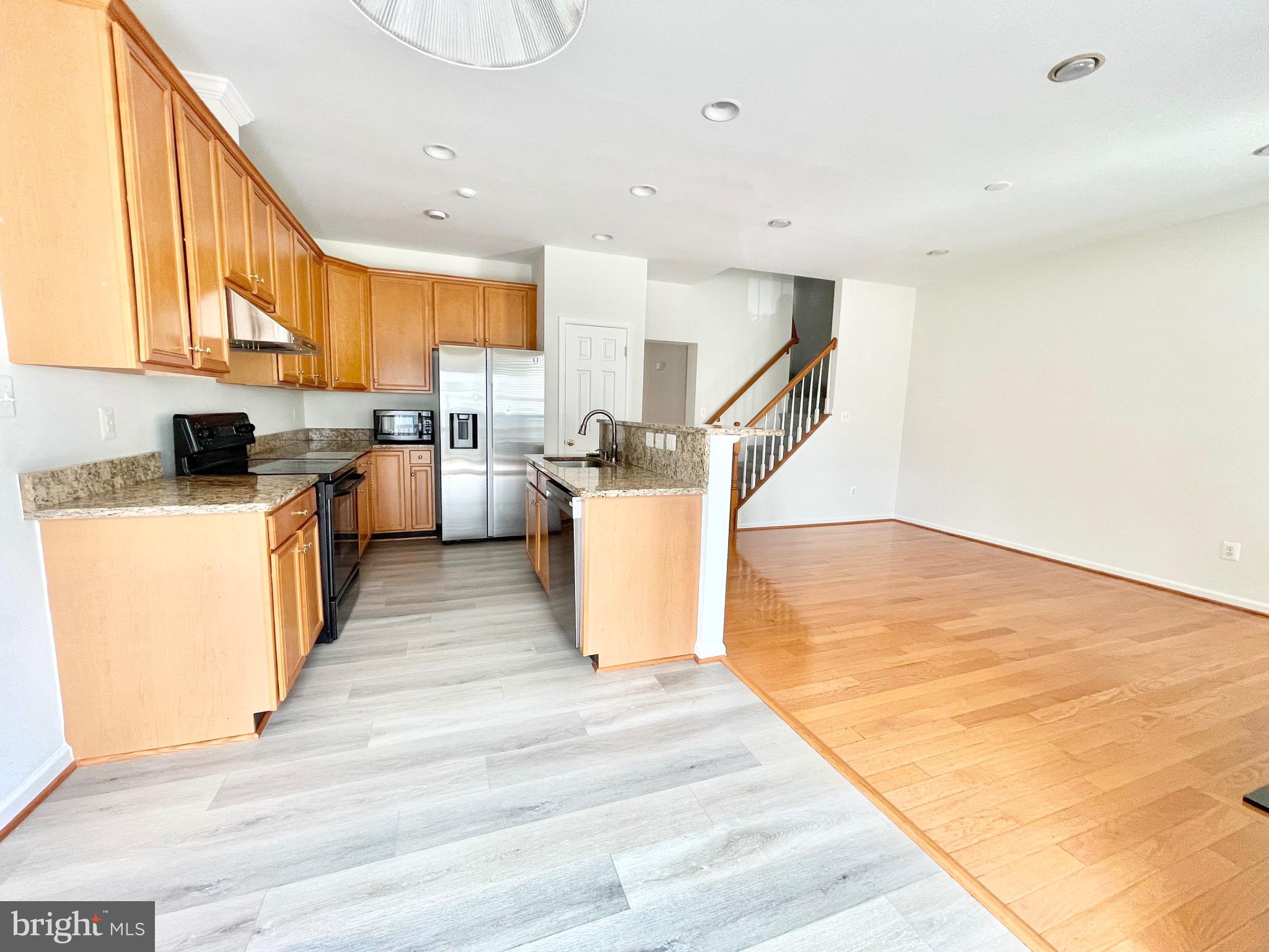 SOUTH RIDING - Residential Lease