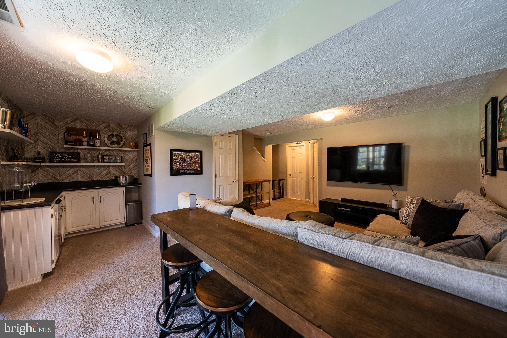 HUNTERS CROSSING - Residential