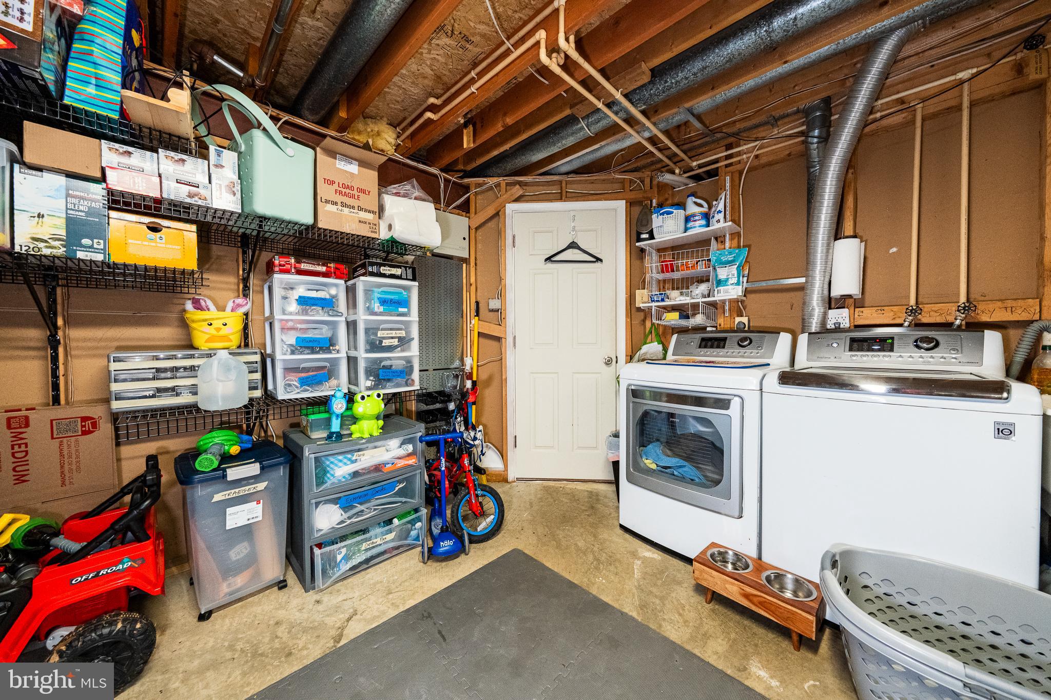 HUNTERS CROSSING - Residential