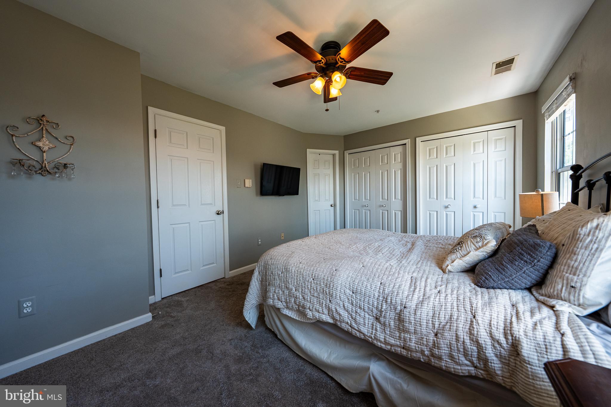 HUNTERS CROSSING - Residential