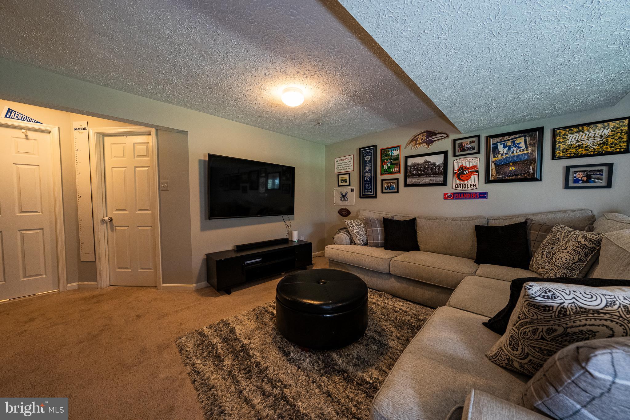 HUNTERS CROSSING - Residential