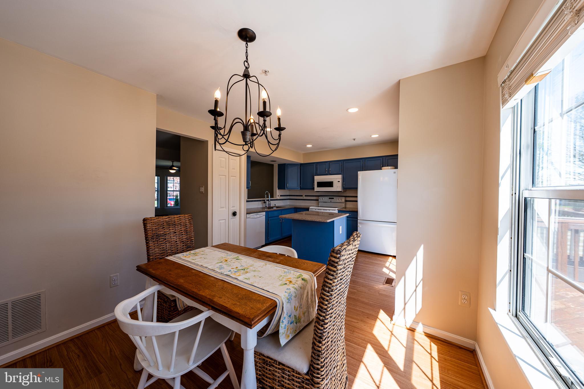 HUNTERS CROSSING - Residential