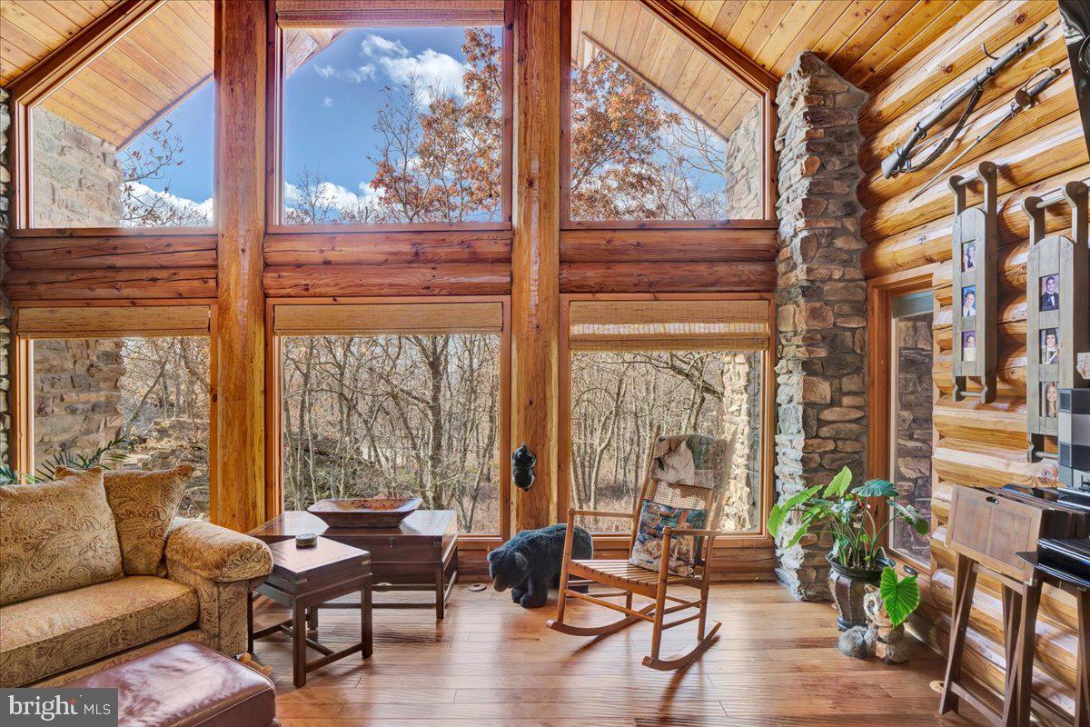 EAGLE ROCK RESORT - Residential