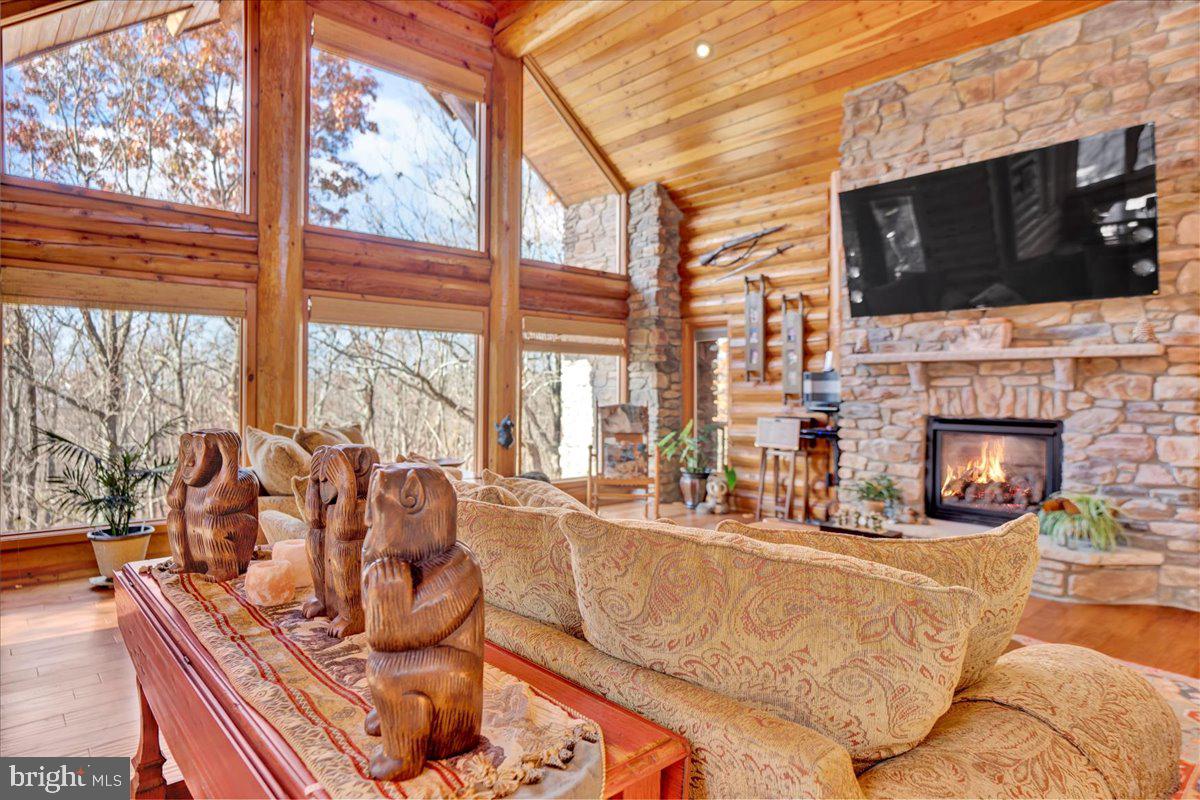 EAGLE ROCK RESORT - Residential