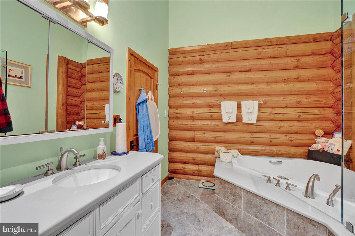 EAGLE ROCK RESORT - Residential