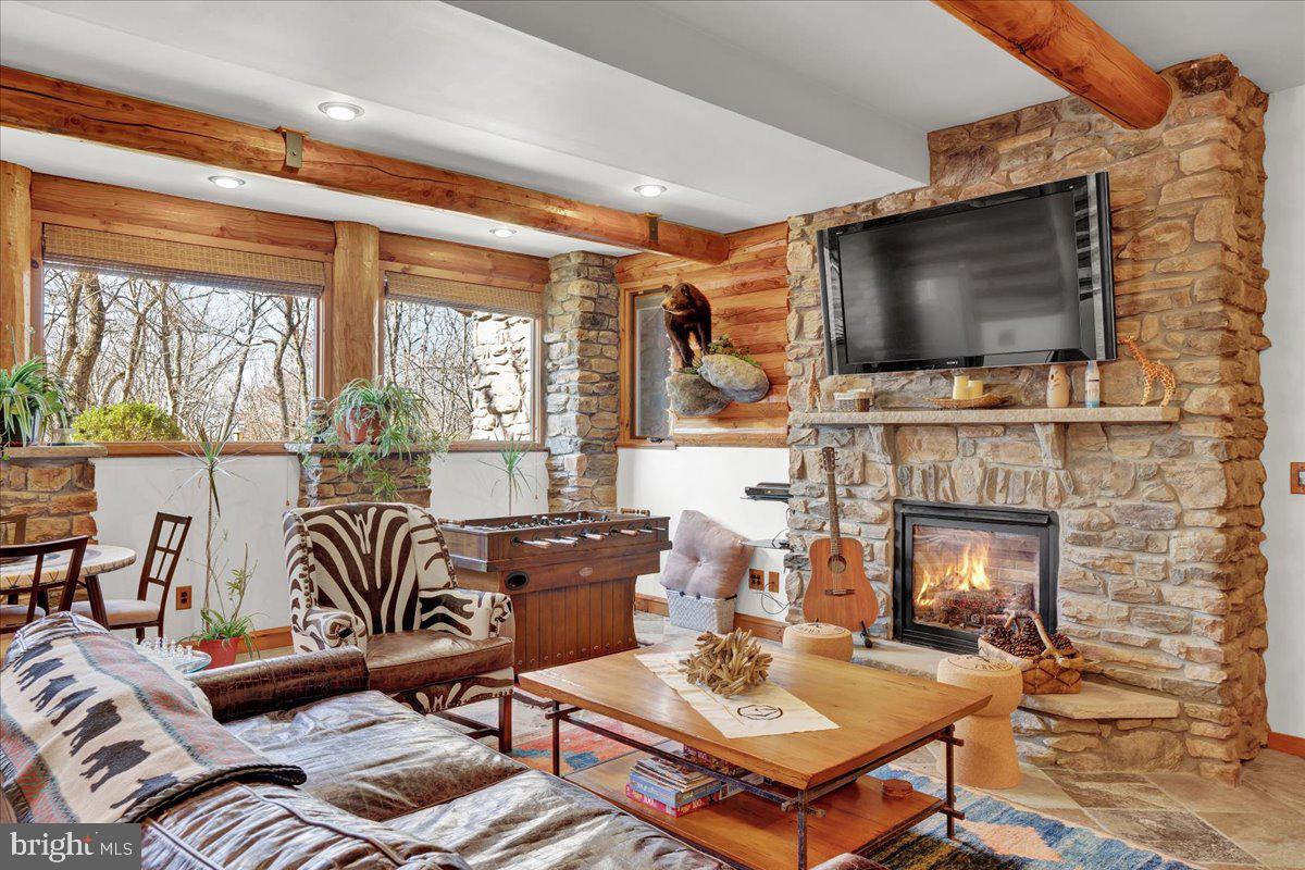 EAGLE ROCK RESORT - Residential