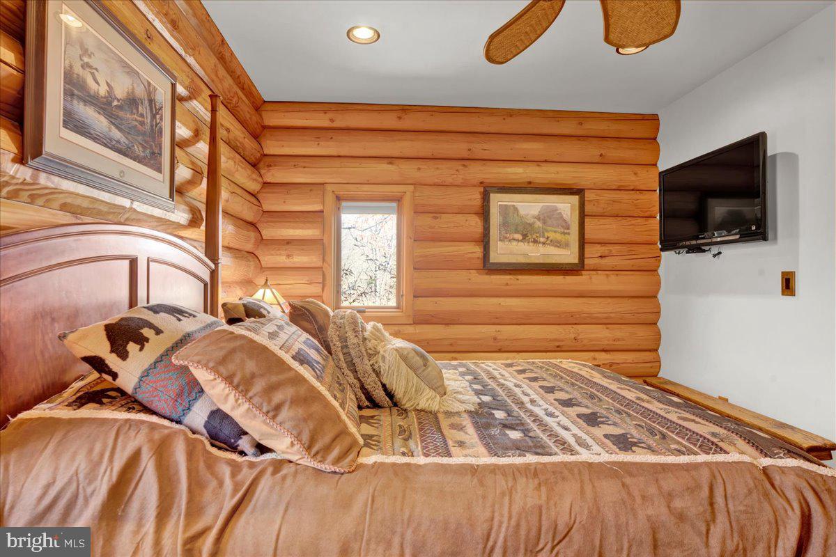 EAGLE ROCK RESORT - Residential