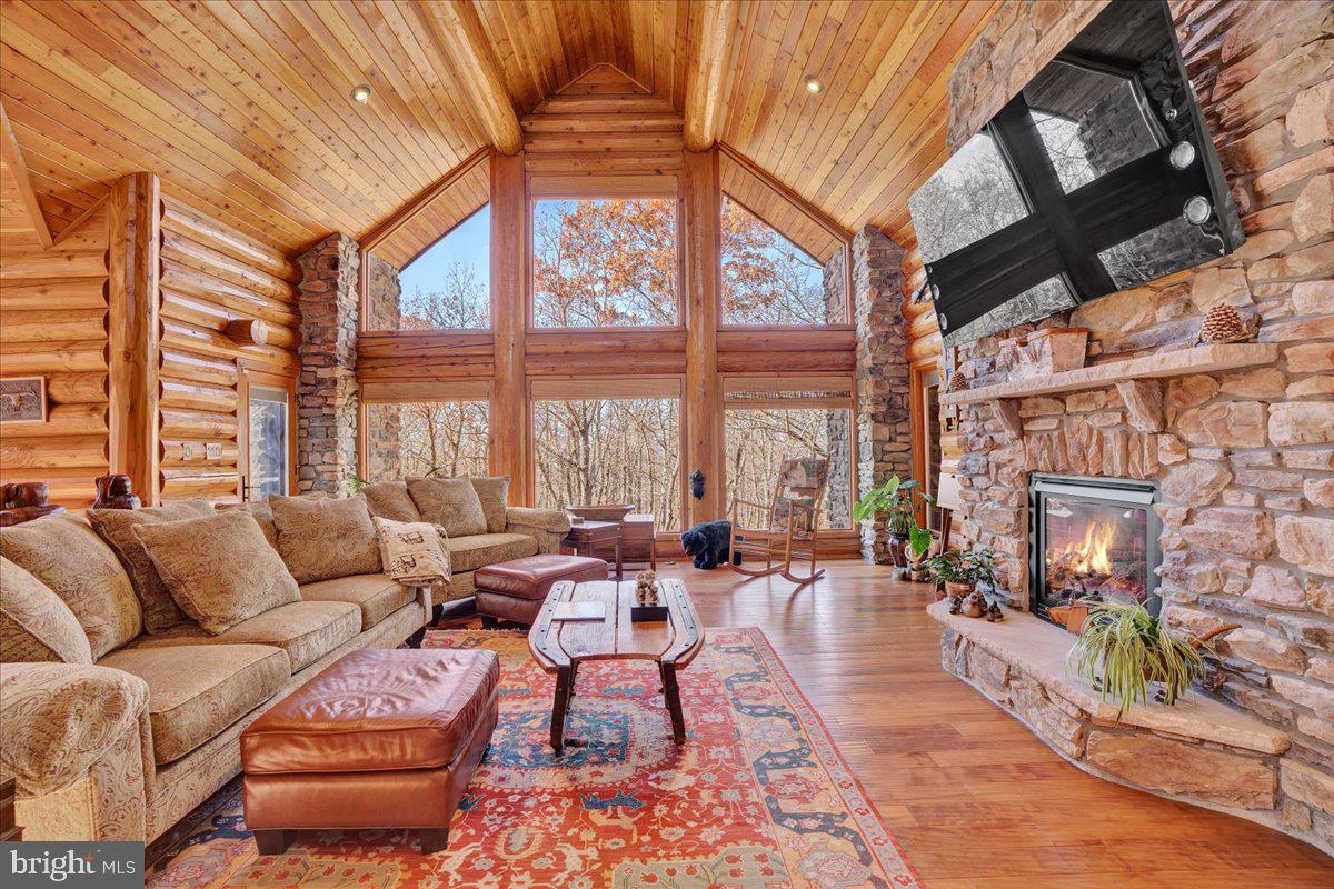 EAGLE ROCK RESORT - Residential