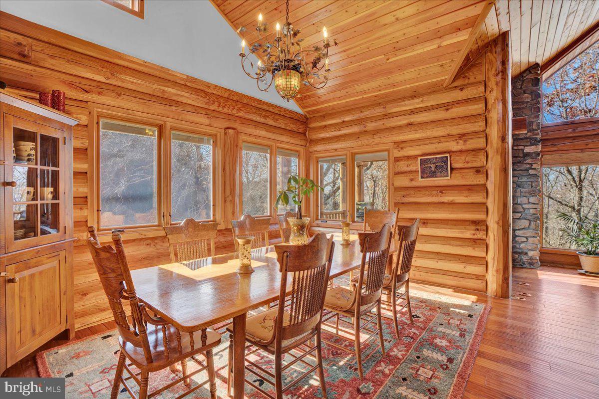 EAGLE ROCK RESORT - Residential