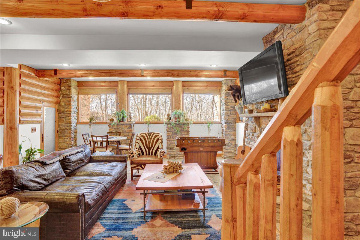 EAGLE ROCK RESORT - Residential