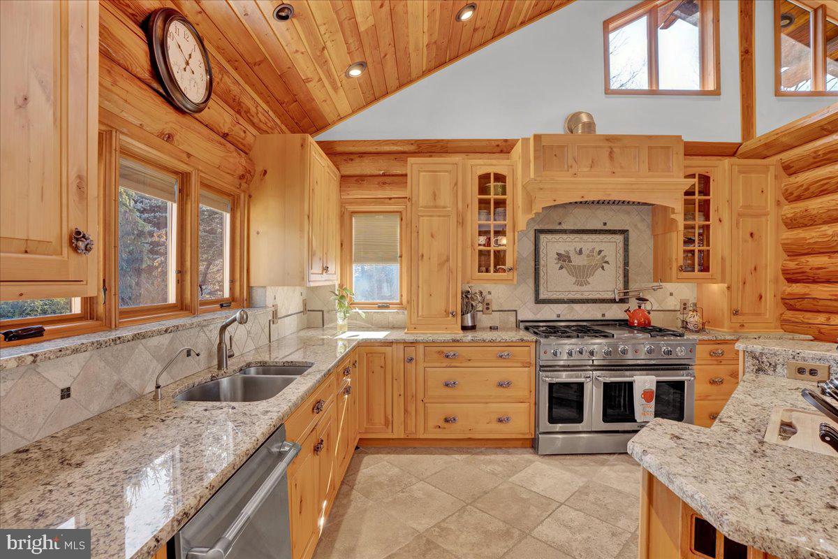 EAGLE ROCK RESORT - Residential